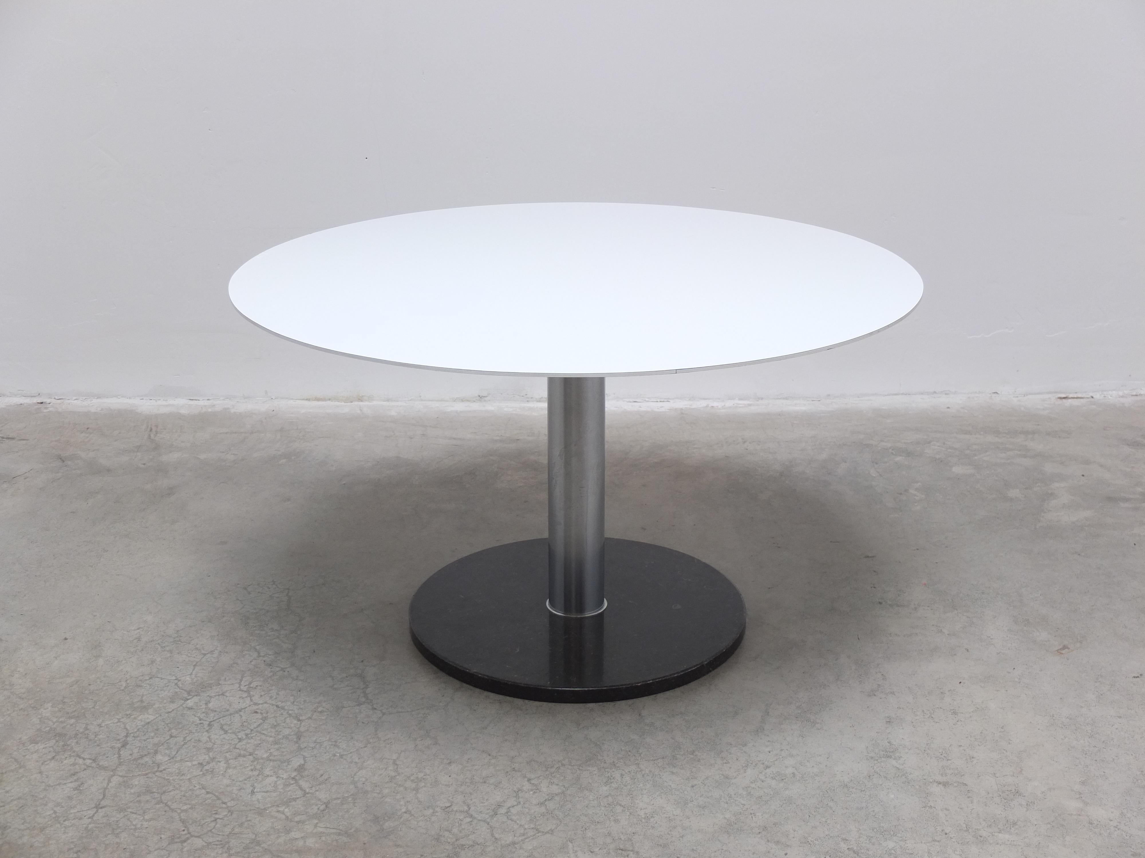 Mid-Century Modern Table de salle à manger ronde à piédestal d'Alfred Hendrickx pour Belform, années 1960