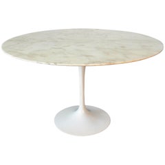 Round Pedestal Dining Table by Eero Saarinen for Knoll