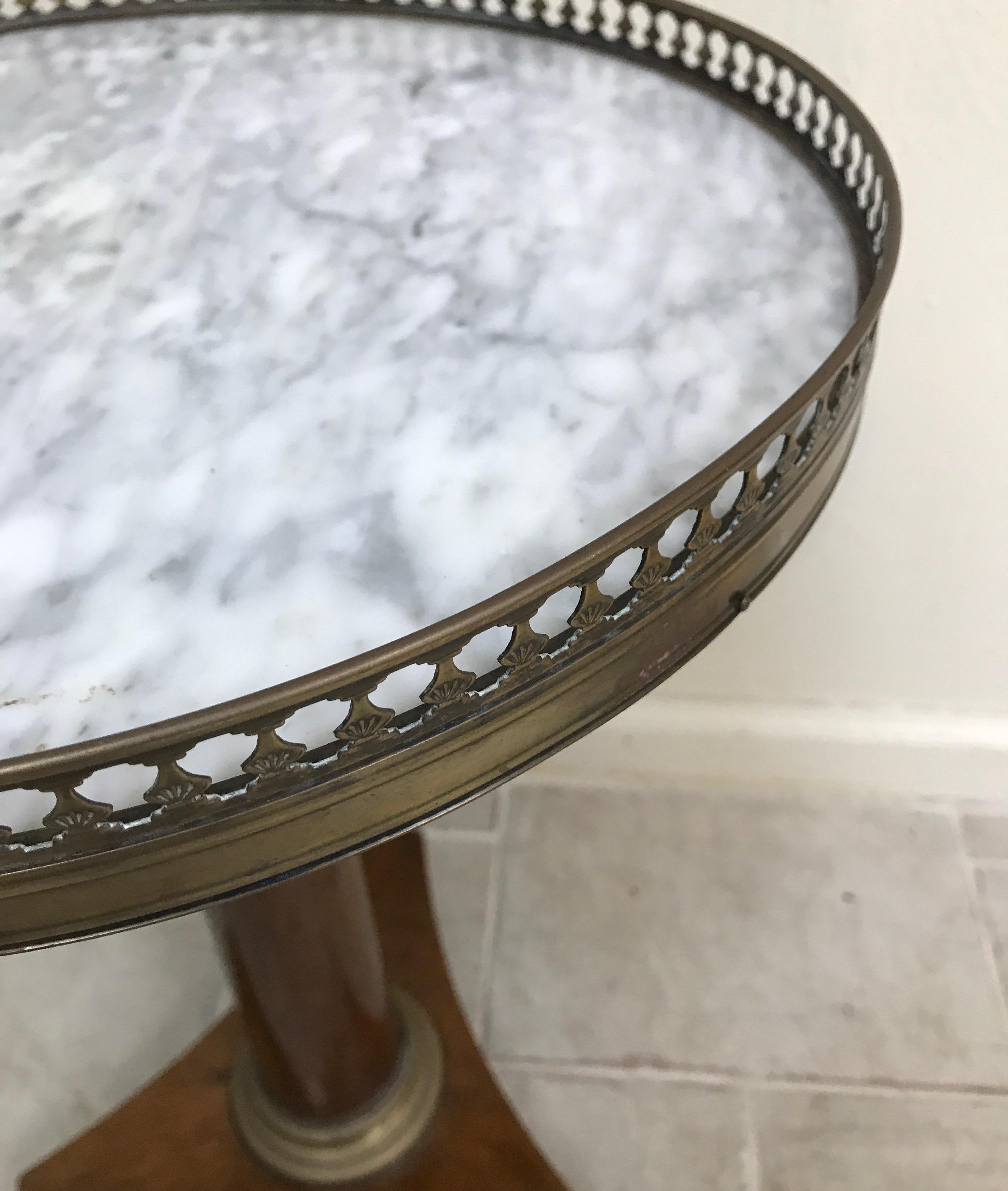 Round Pedestal Marble Top Drinks Table In Good Condition In West Palm Beach, FL