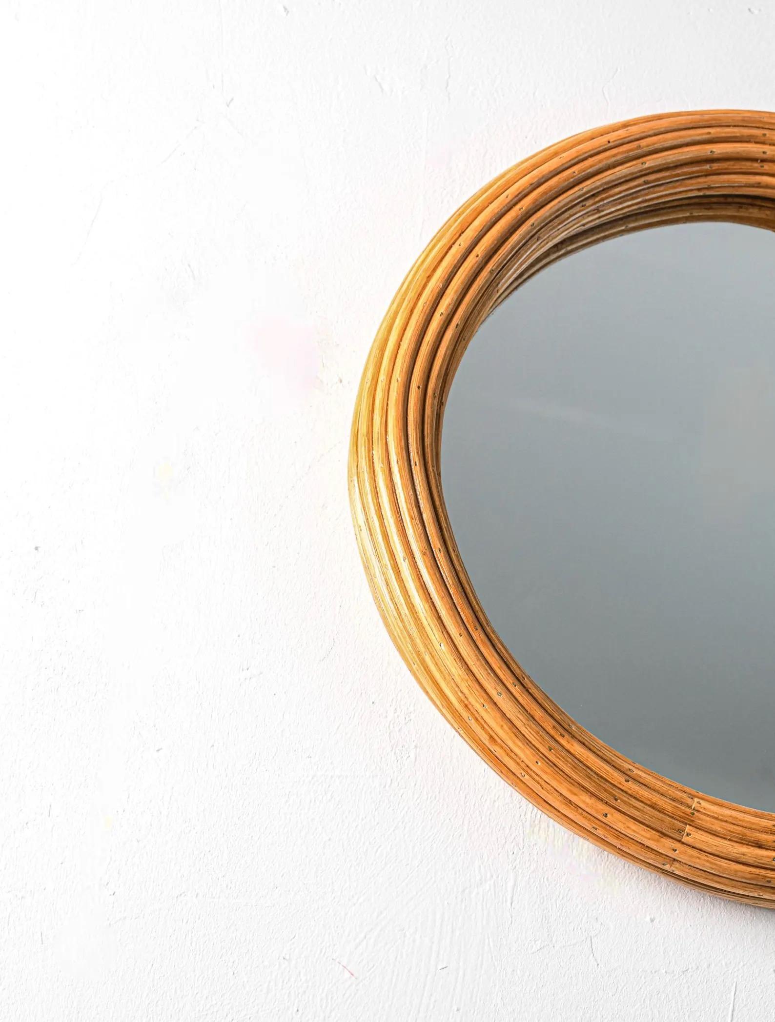 Fait main Miroir mural rond en rotin en vente