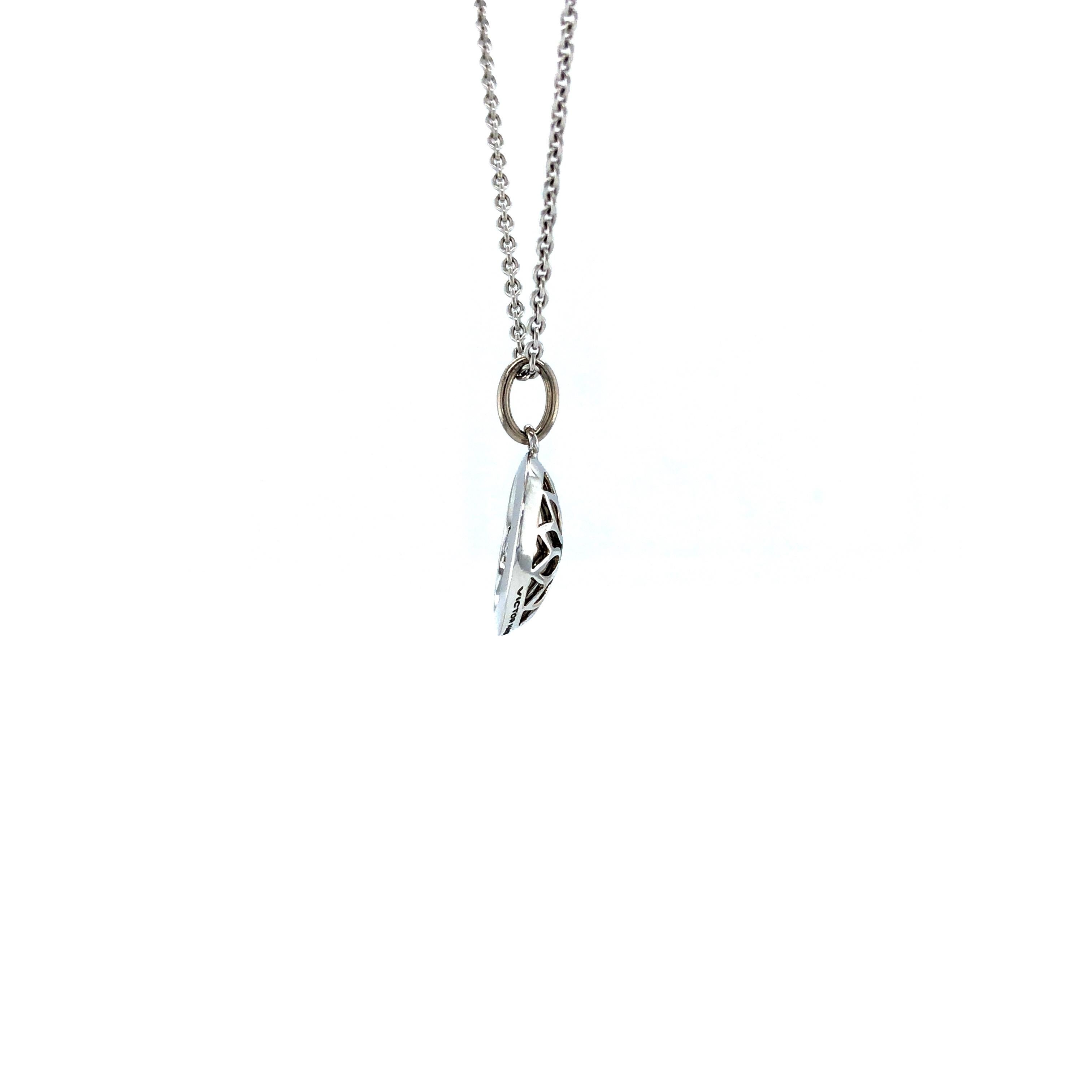 Ciondolo rotondo in oro bianco 18k con smalto guilloché e 1 diamante da 0,07 ct G VS in vendita 2