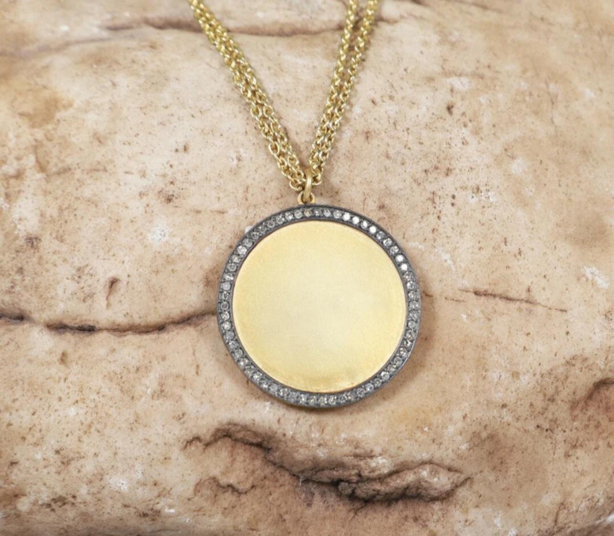 Women's or Men's Round Pendant 925 Sterling Silver Diamond Round Necklace Fashion Necklace Gift. For Sale