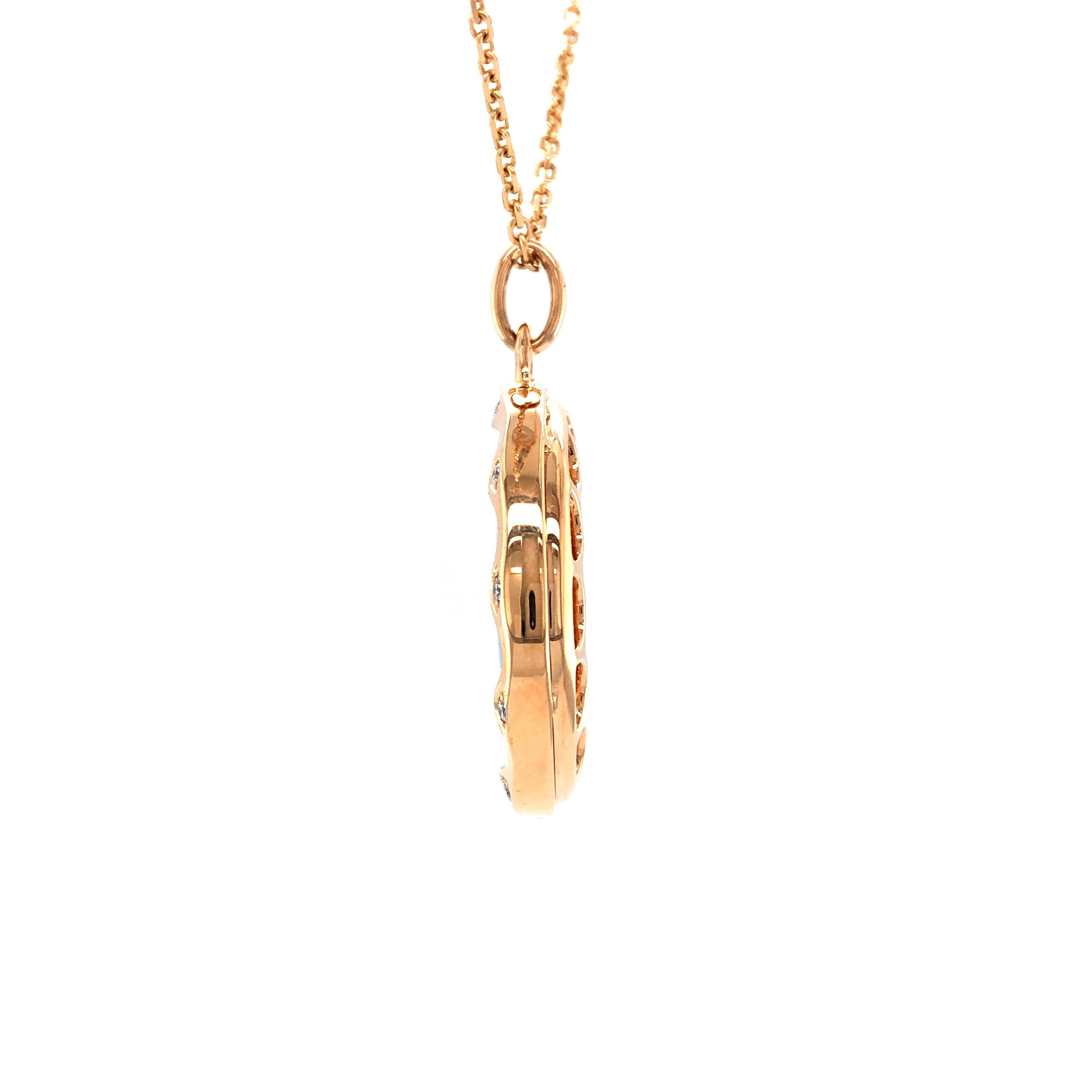Art Déco Collana con ciondolo rotondo in oro rosa 18k Smalto blu cielo 11 diamanti 0,16 ct G VS in vendita