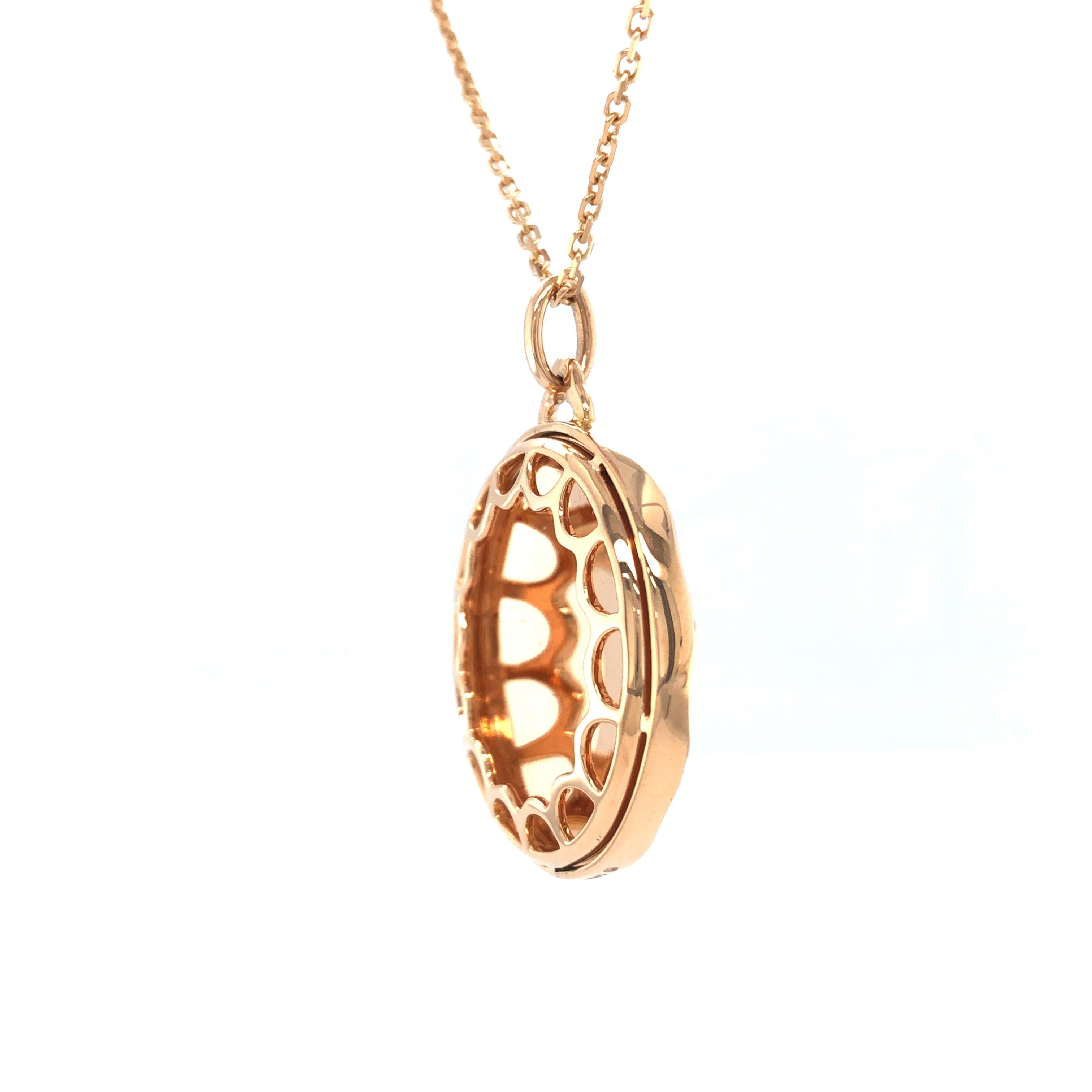 Collana con ciondolo rotondo in oro rosa 18k Smalto blu cielo 11 diamanti 0,16 ct G VS in vendita 1