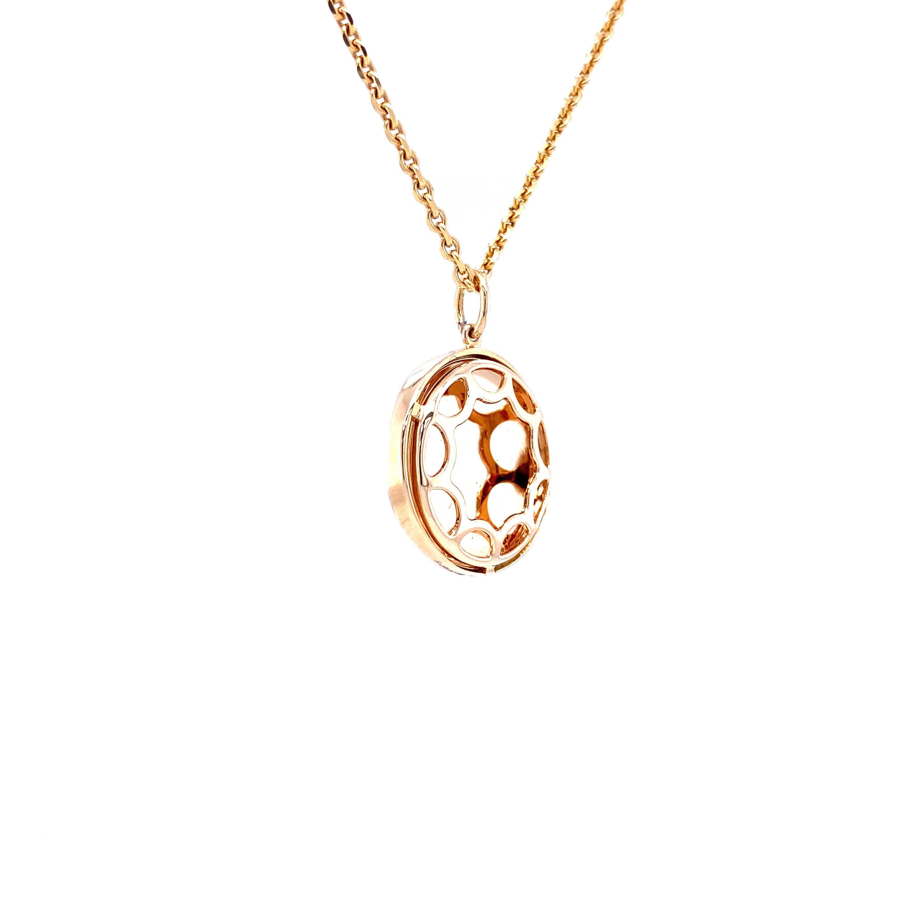 Collana con ciondolo rotondo in oro rosa 18k smalto turchese Guilloche 5 diamanti 0.07ct In condizioni Nuovo in vendita a Pforzheim, DE