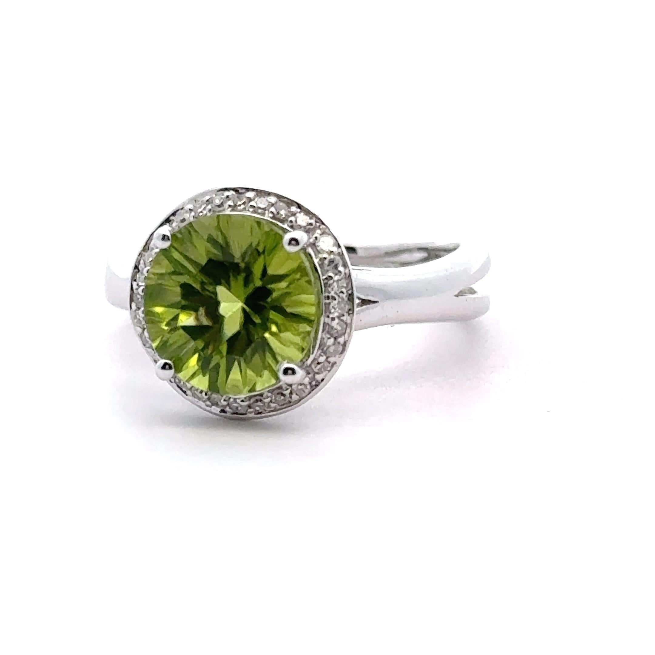 Anillo Cóctel Peridoto Redondo y Diamante Oro Blanco 14K en venta 3
