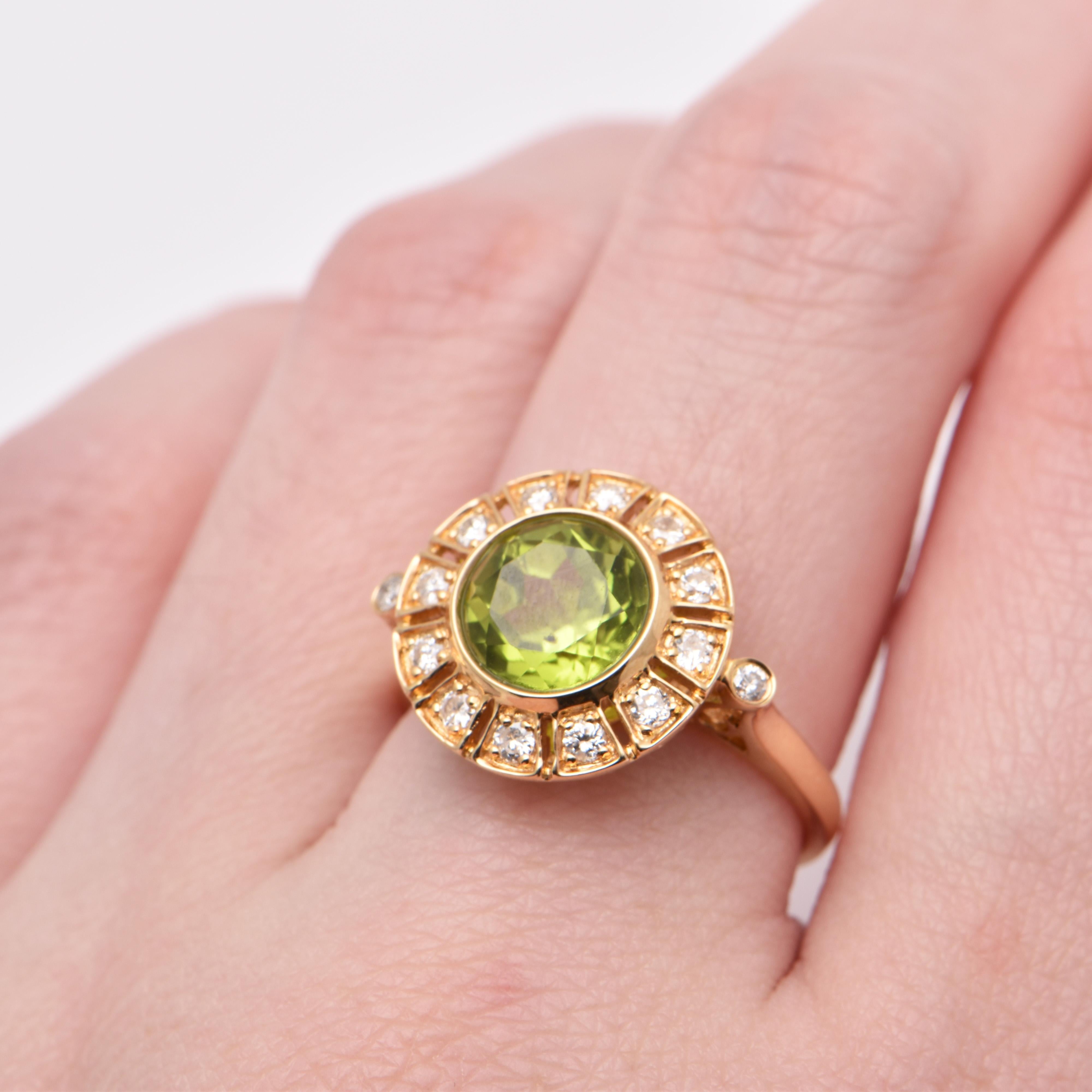 Women's Round Peridot and Diamond Cocktail Ring in 18 Carat Yellow Gold For Sale