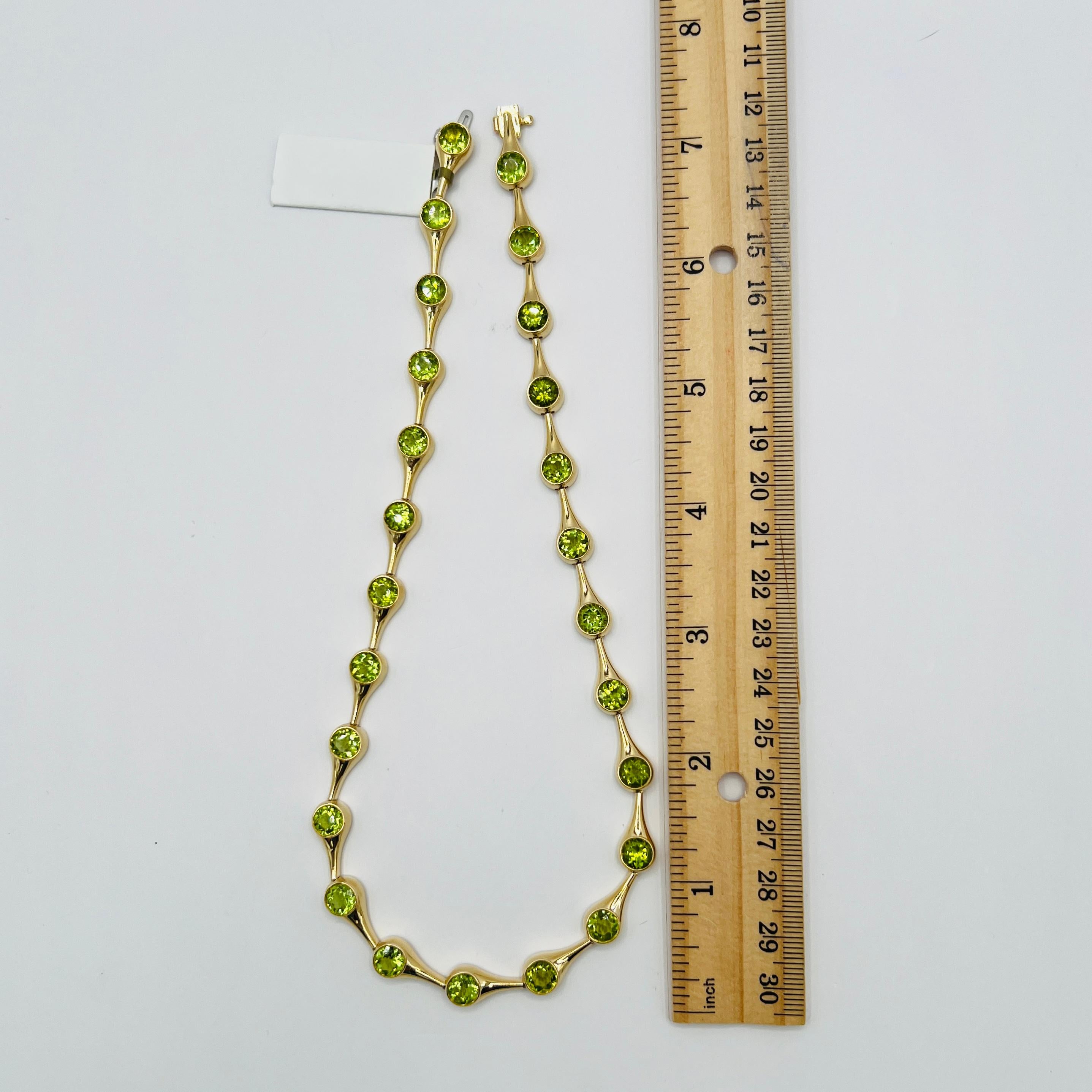 Collier Comète de péridot rond en or jaune 18K en vente 3
