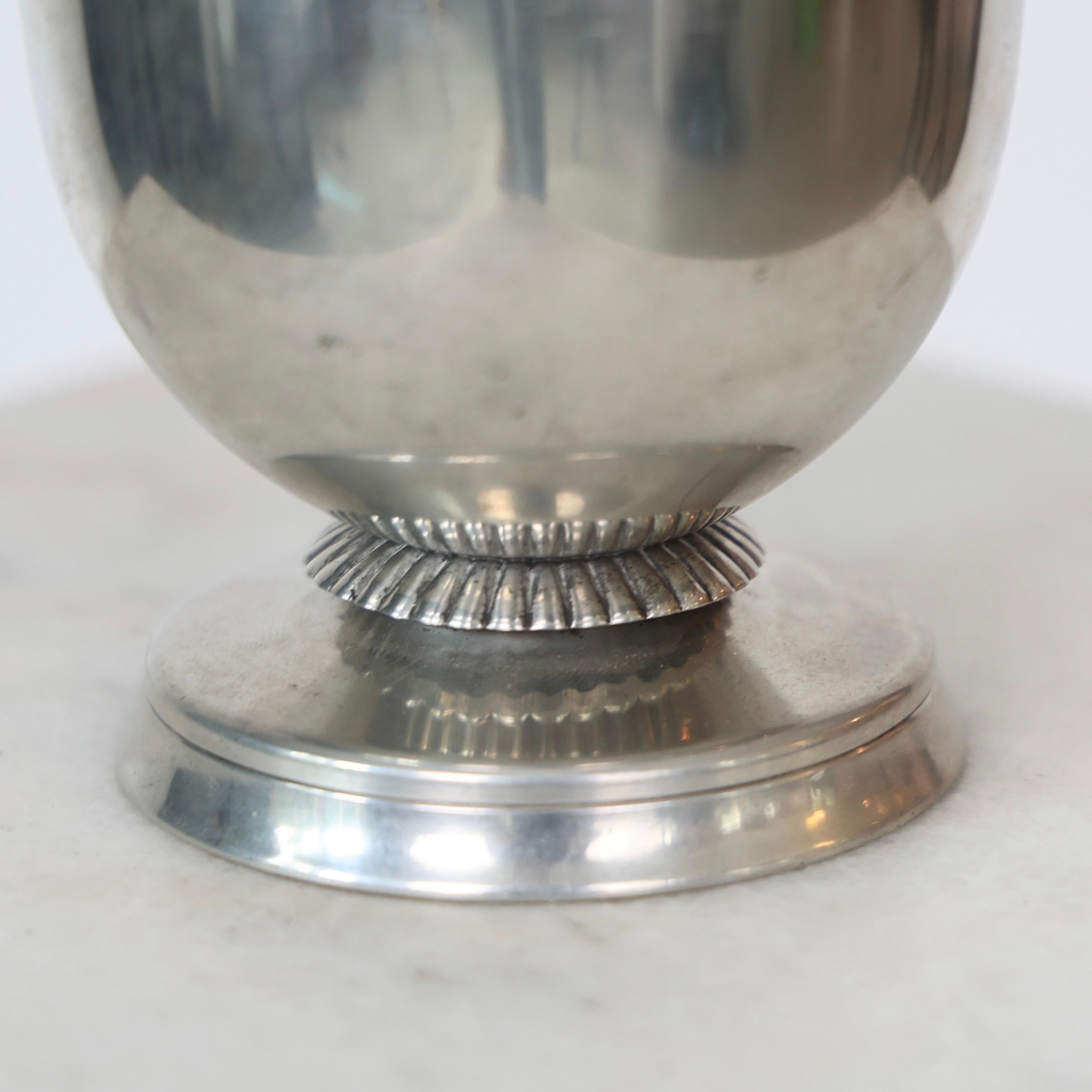 Vaso rotondo in peltro di Just Andersen, anni '30, Danimarca in vendita 4
