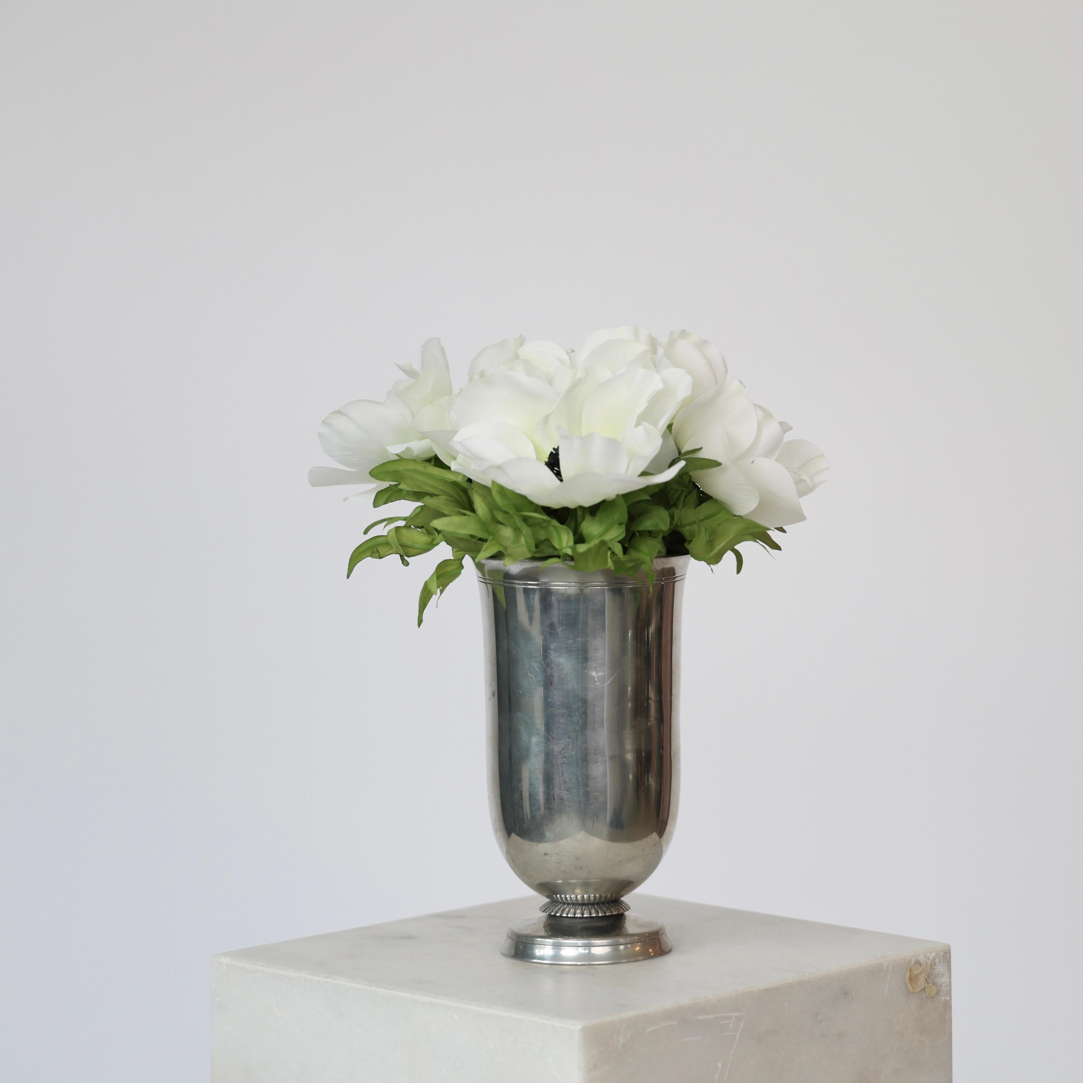 Art Déco Vaso rotondo in peltro di Just Andersen, anni '30, Danimarca in vendita