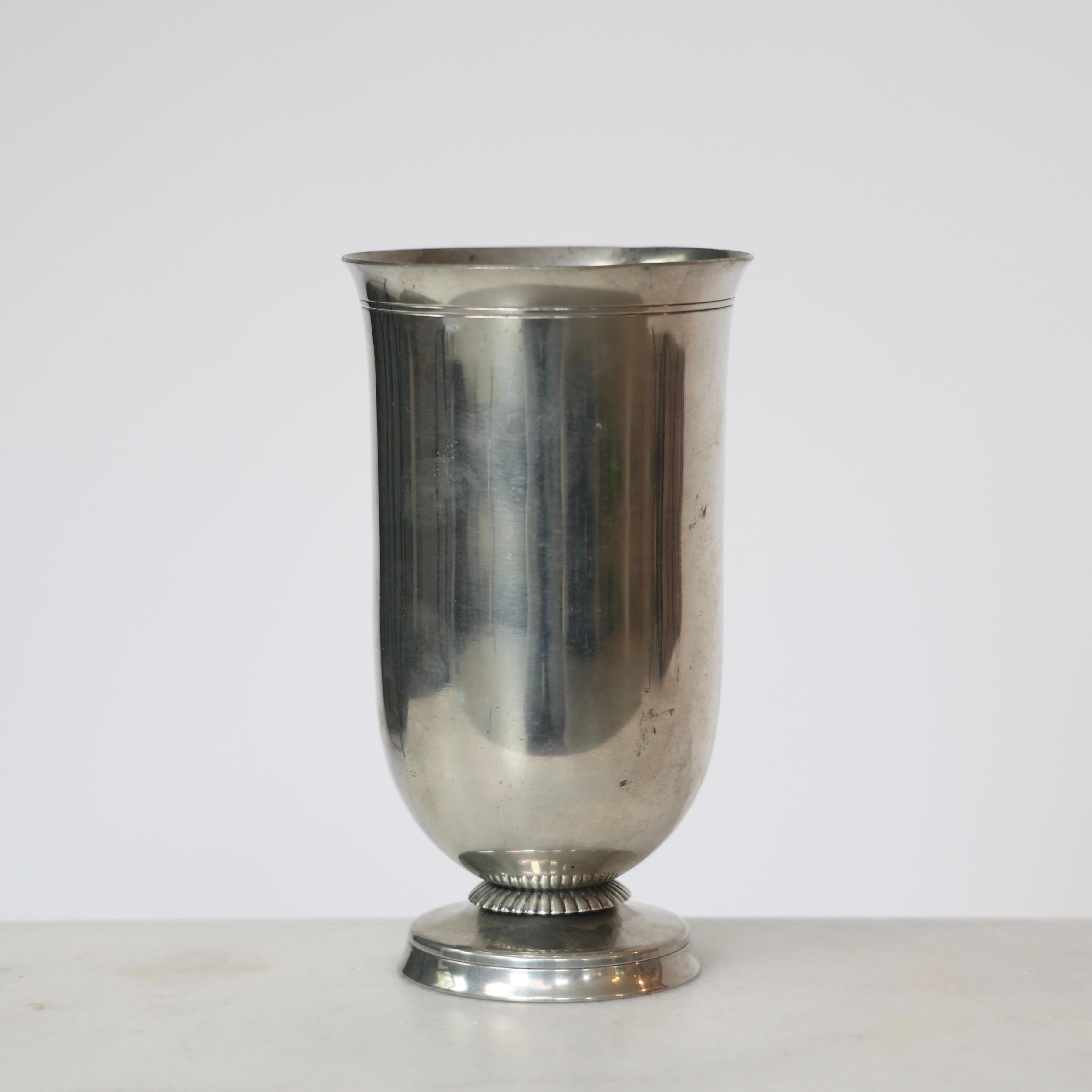Vaso rotondo in peltro di Just Andersen, anni '30, Danimarca in vendita 1