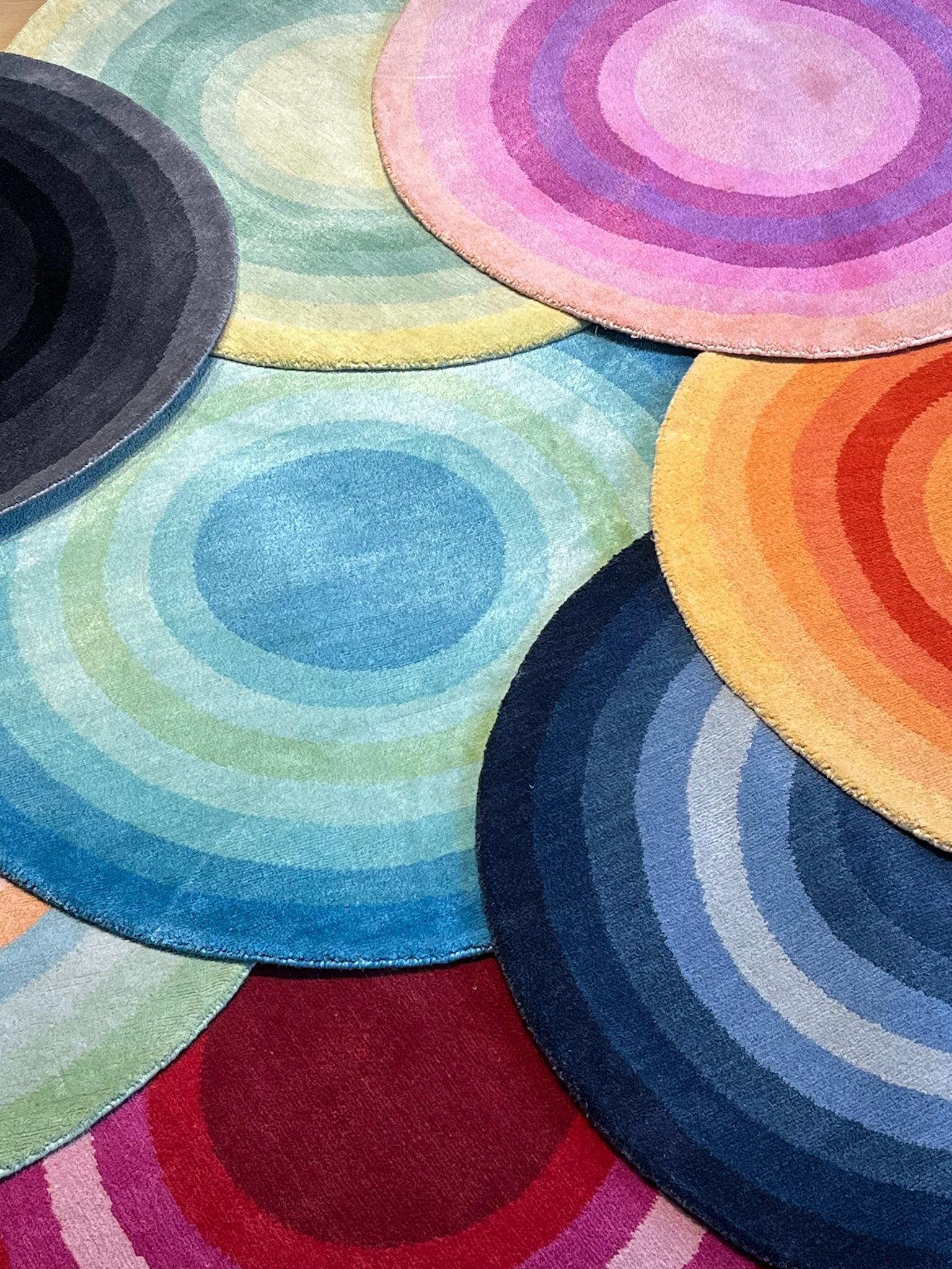 Round Pink Pop Silk and Wool Accessory Rug Lucy Bullseye by Joseph Carini For Sale 4