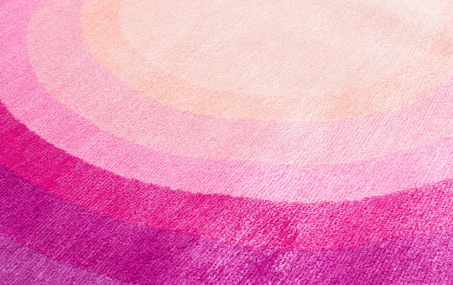 Contemporary Round Pink Pop Silk and Wool Accessory Rug Lucy Bullseye by Joseph Carini For Sale