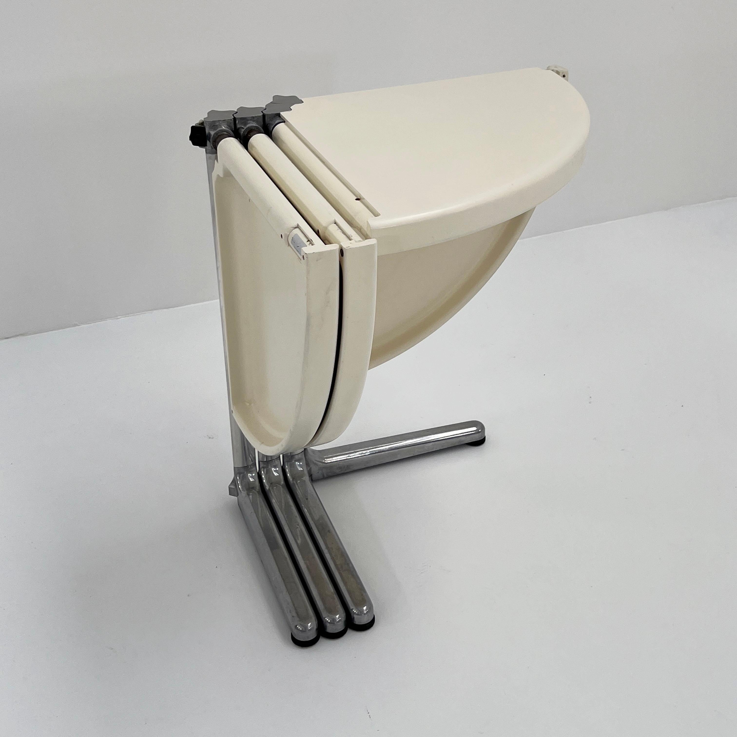 Round Plana Folding Table by Giancarlo Piretti for Castelli, 1970s 5