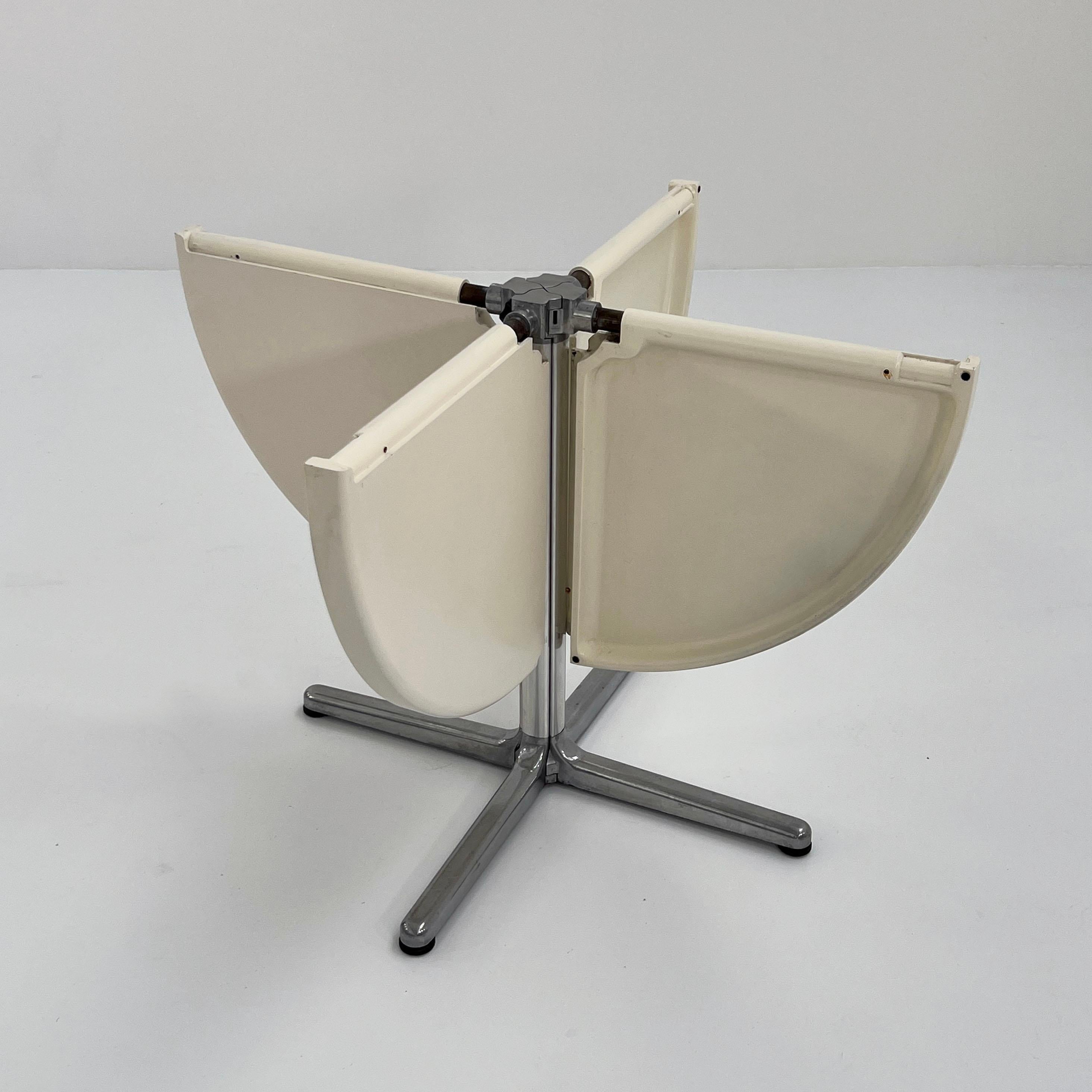 Italian Round Plana Folding Table by Giancarlo Piretti for Castelli, 1970s