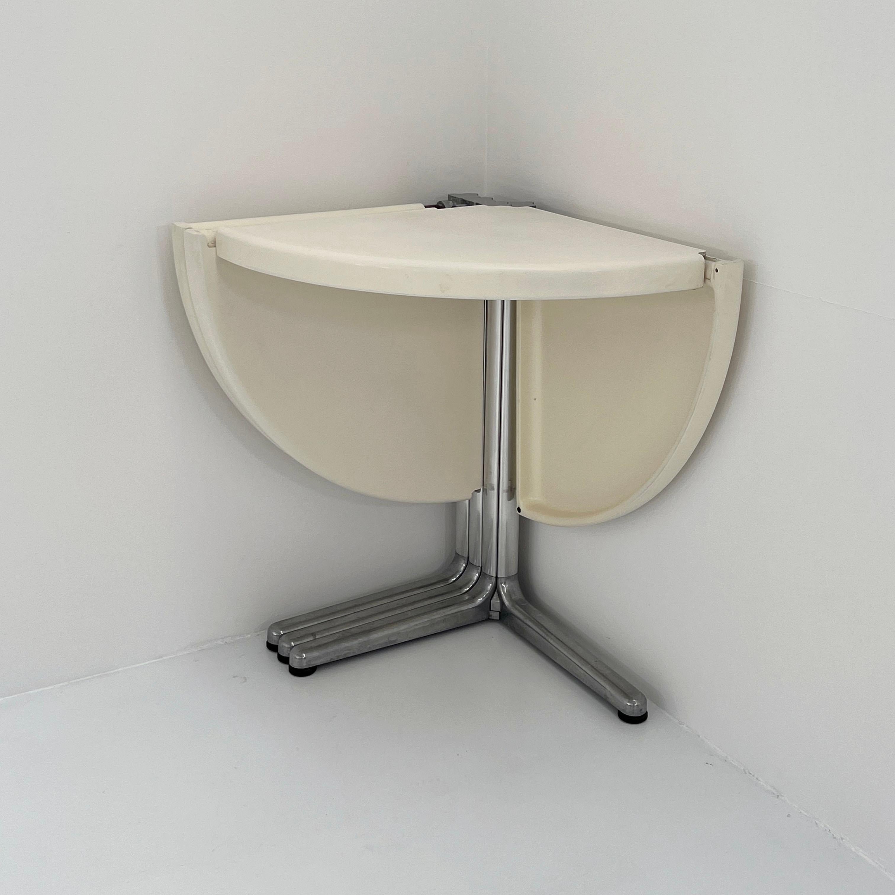 Late 20th Century Round Plana Folding Table by Giancarlo Piretti for Castelli, 1970s