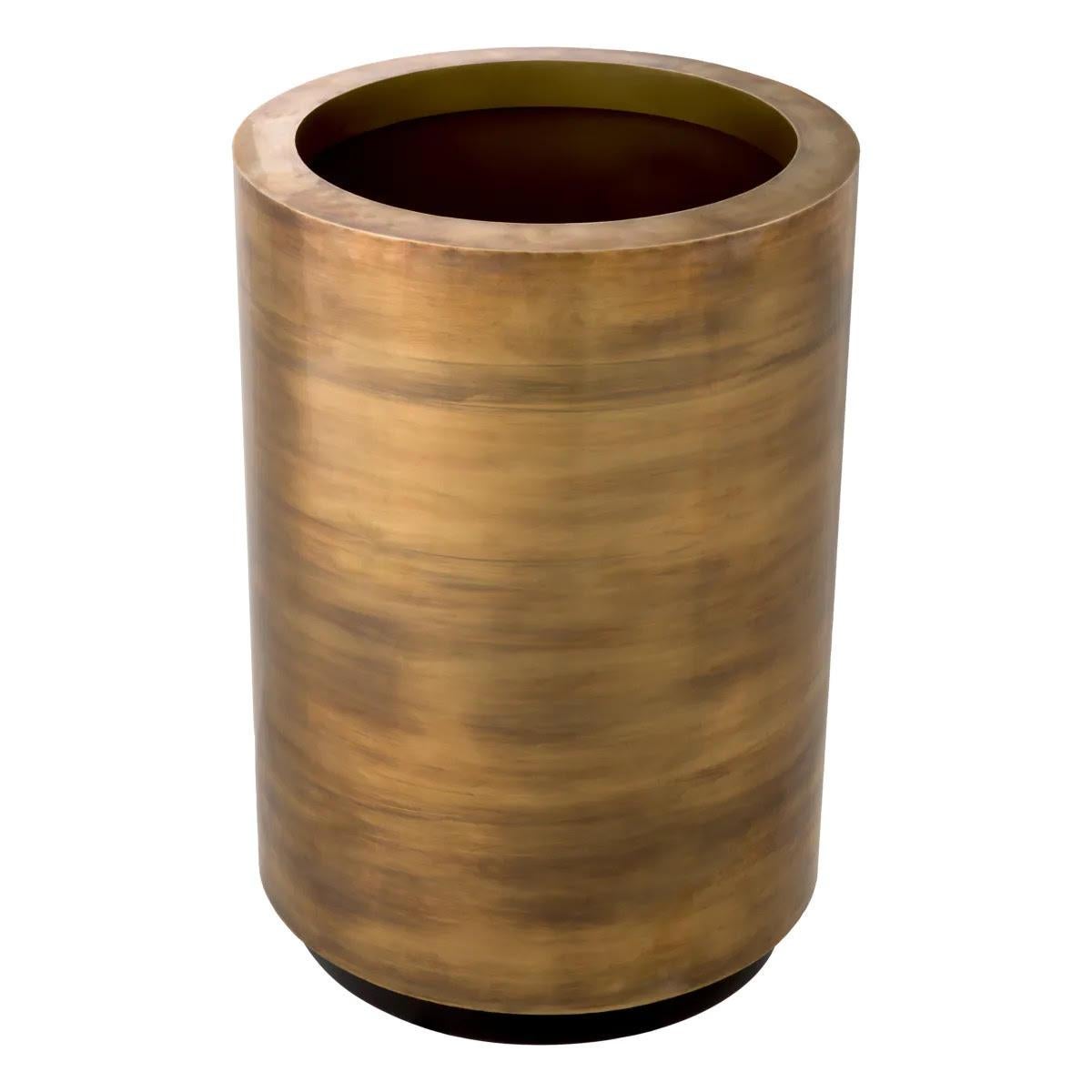 Moderno Fioriera rotonda, modello alto, finitura ottone patinato, base nera. in vendita