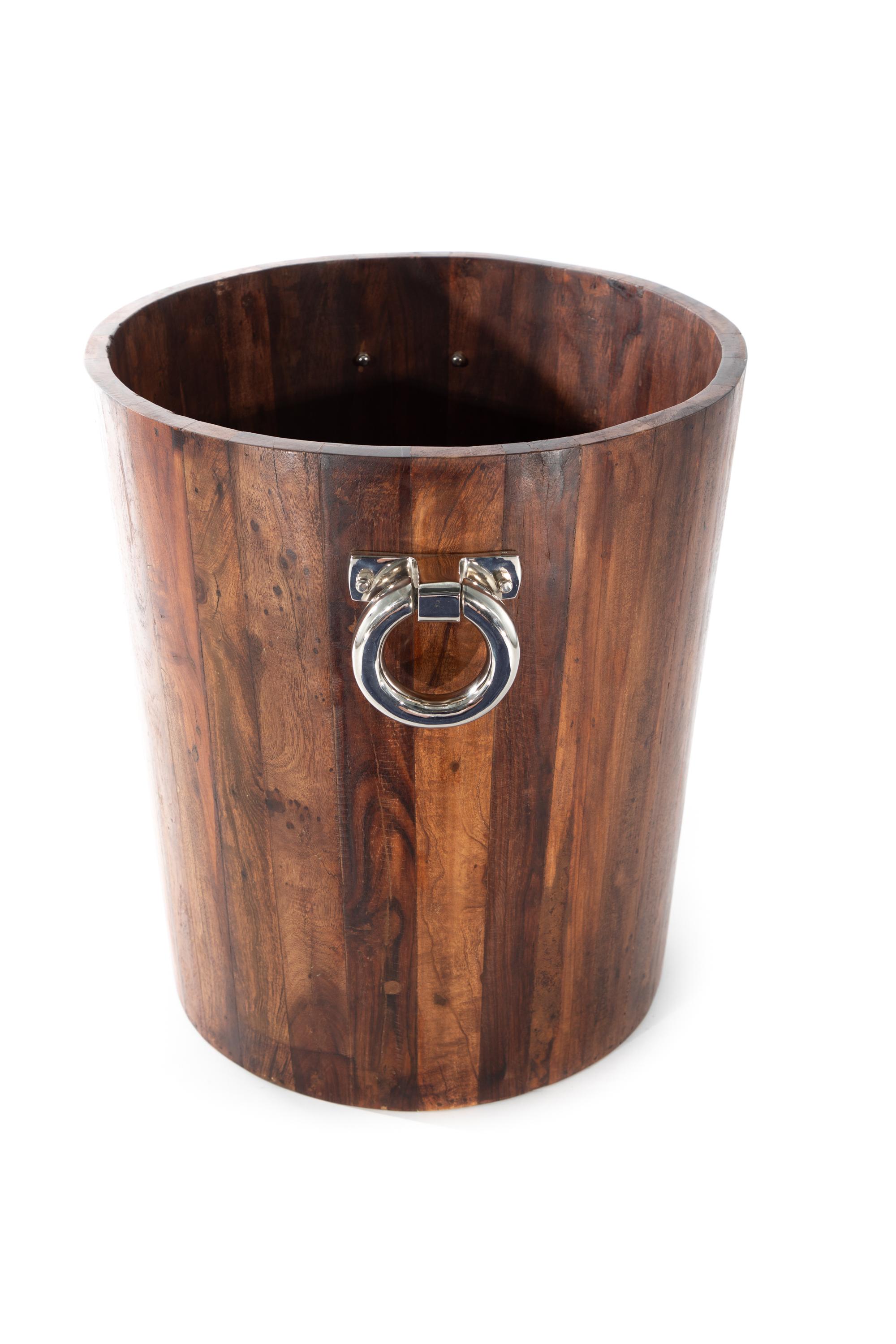 Rundes Pflanzgefäß mit Metallringgriffen im Angebot 2