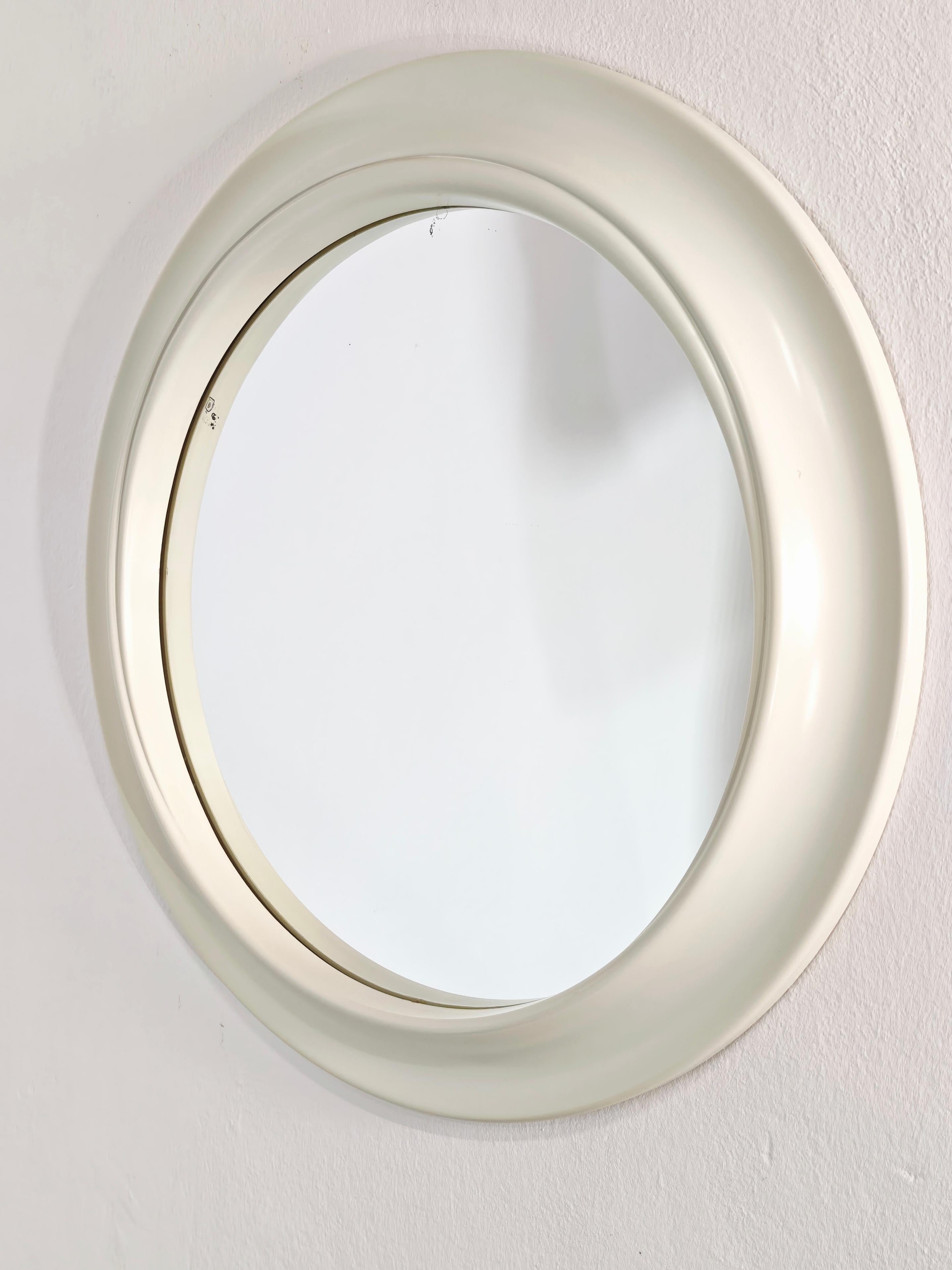 Round Plastic Wall Mirror Carrara & Matta Design Italy 70s Mid-Century Modern in vendita 4
