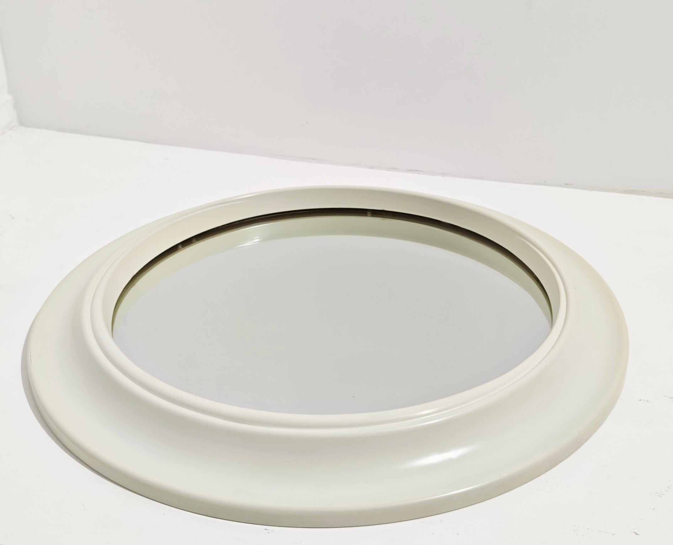 Round Plastic Wall Mirror Carrara & Matta Design Italy 70s Mid-Century Modern in vendita 1