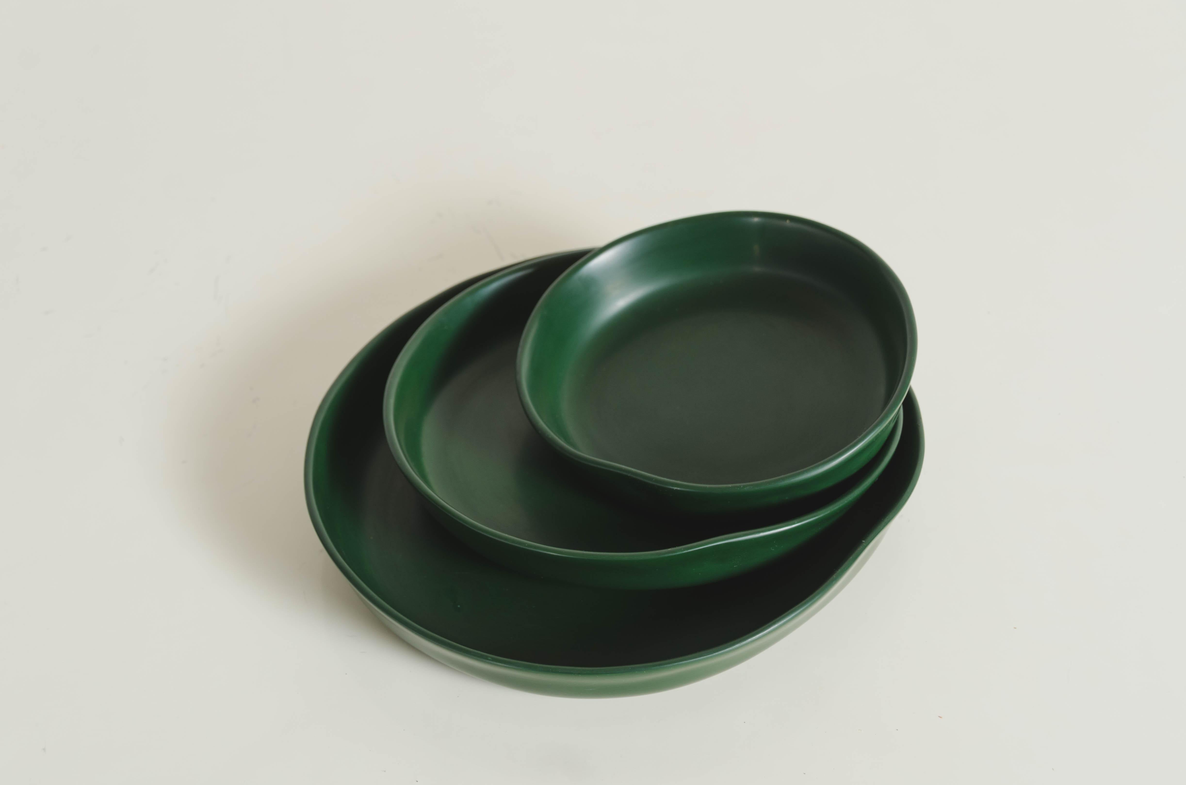 Round Plates, Set of 3, Green Lacquer by Robert Kuo, Handmade, Limited Edition In New Condition For Sale In Los Angeles, CA