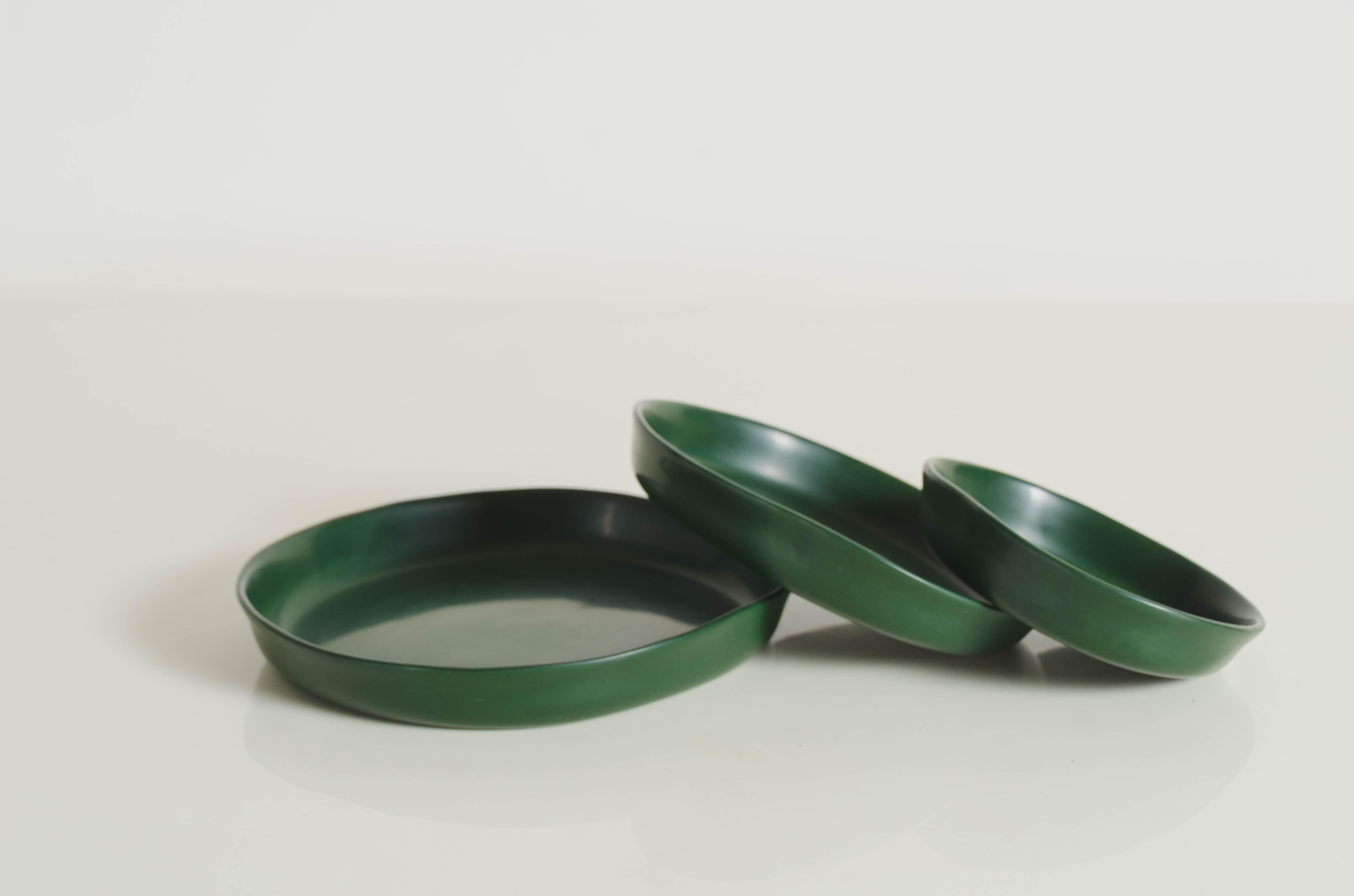 Round Plates, Set of 3, Green Lacquer by Robert Kuo, Handmade, Limited Edition For Sale 1