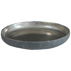Round Platinum Ceramic Centerpiece with Platinum by Cristina Salusti
