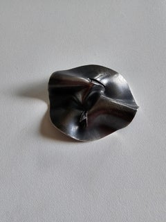 Alina Alamorean Round Pleats Sculptural Contemporary Brooch Black Silver