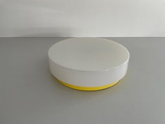 Runder Plexiglasschirm Gelber Metallsockel Unterputzleuchte, 1970er, Deutschland