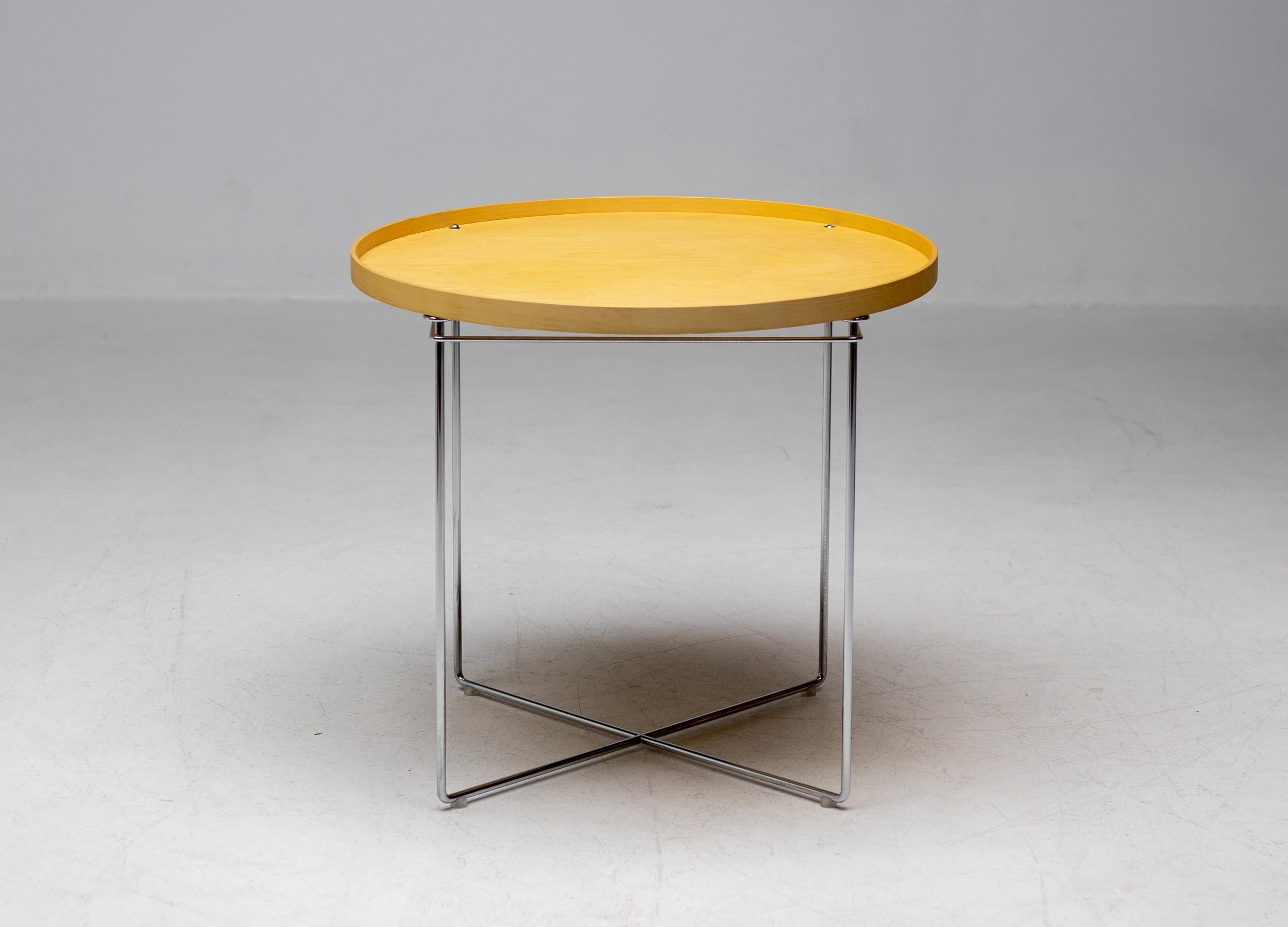 Contemporary Round Plywood Tray Table For Sale
