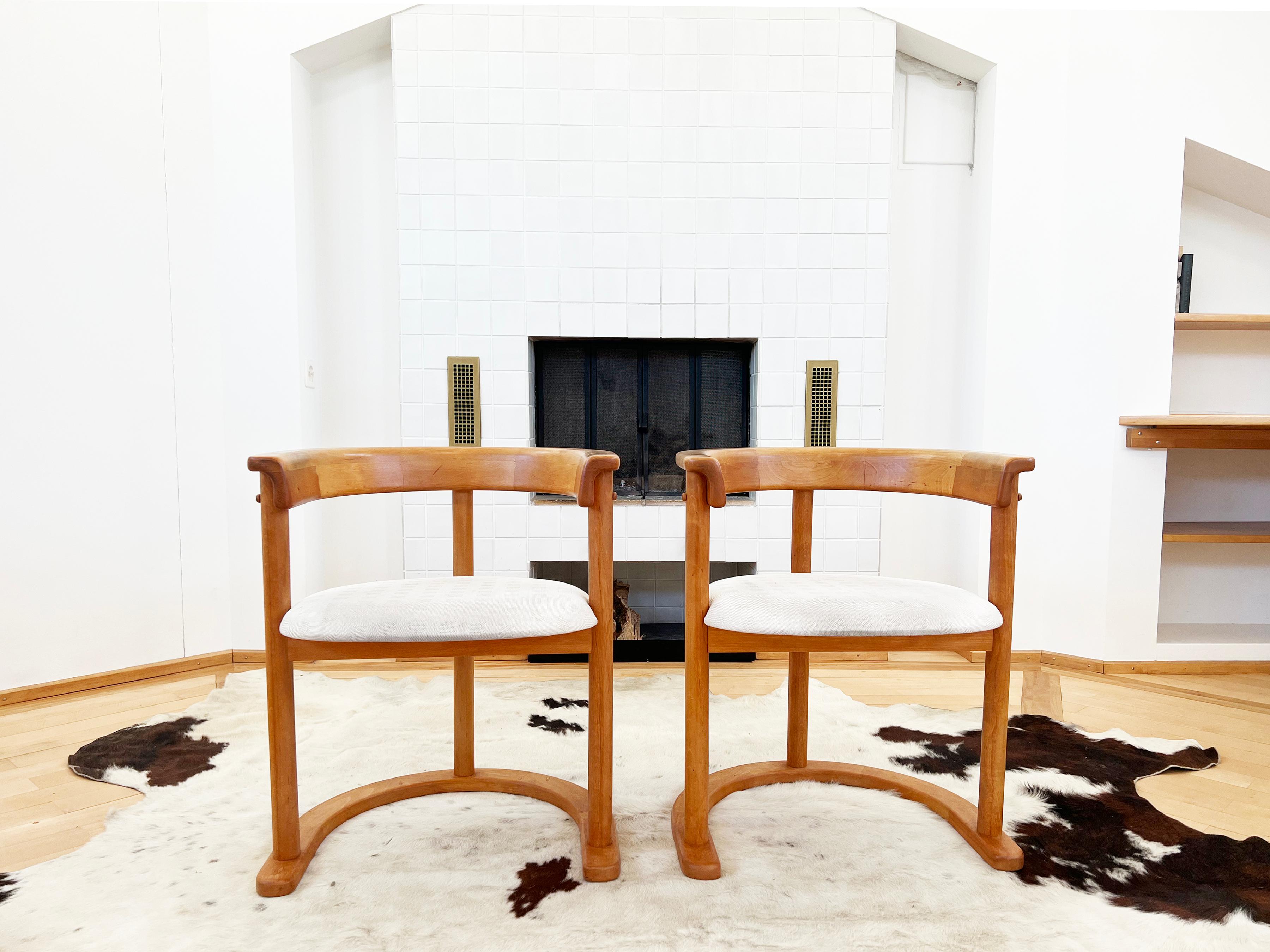Table de salle à manger ronde post-moderne brutaliste MCM en hêtre + 6 chaises, 9 pièces en vente 1