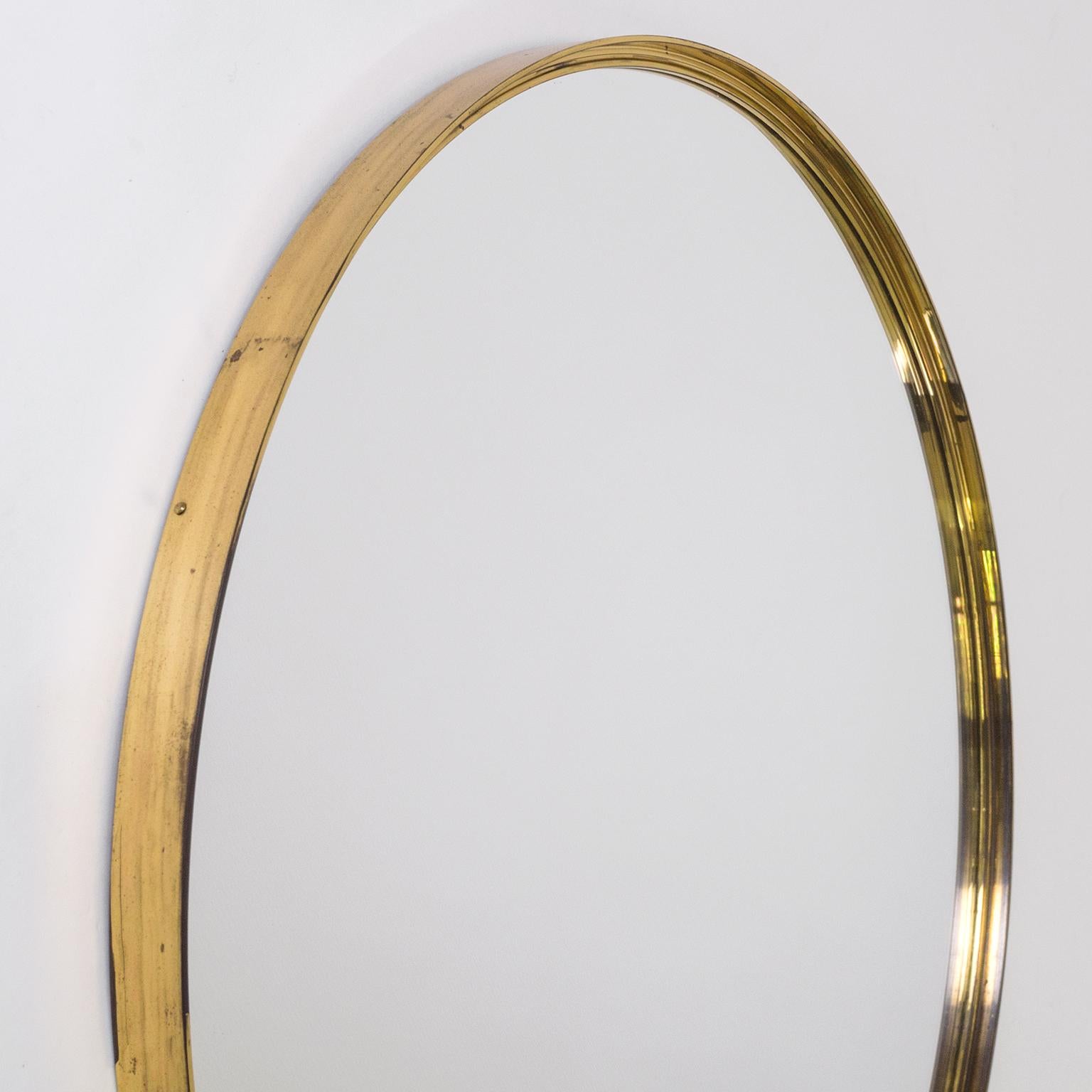 Round Profiled Brass Mirror, 1950s (Moderne der Mitte des Jahrhunderts)
