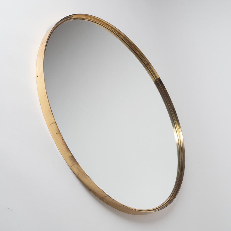 Round Profiled Brass Mirror, 1950s In Good Condition For Sale In Vienna, AT