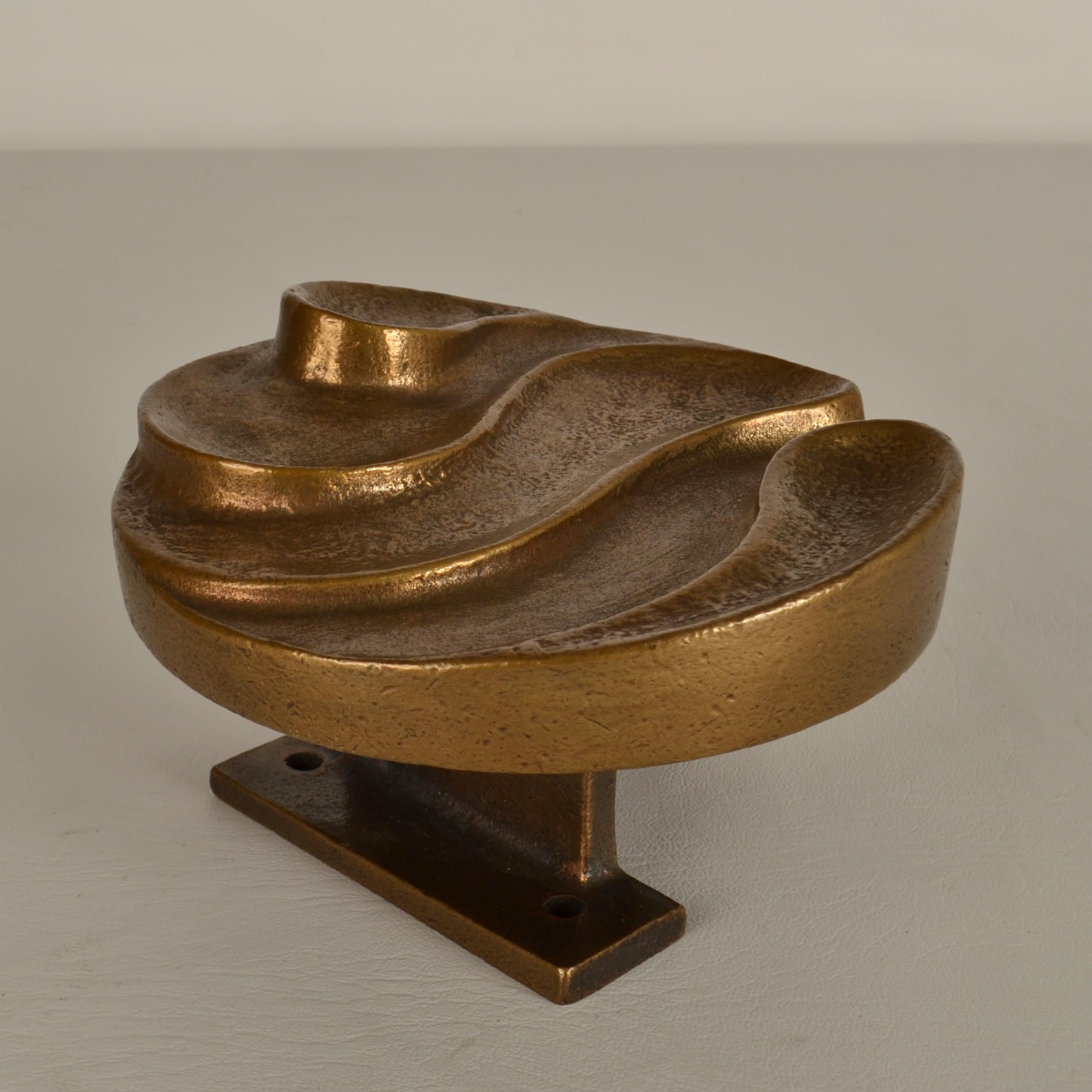 Round Push and Pull Door Handle in Bronze with Curvaceous Relief For Sale 2