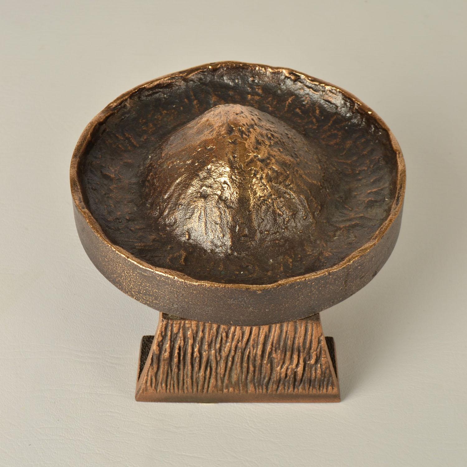 Mid-Century moderno Maniglia tonda per porta a pressione e a tirante in bronzo con rilievo profondo in vendita