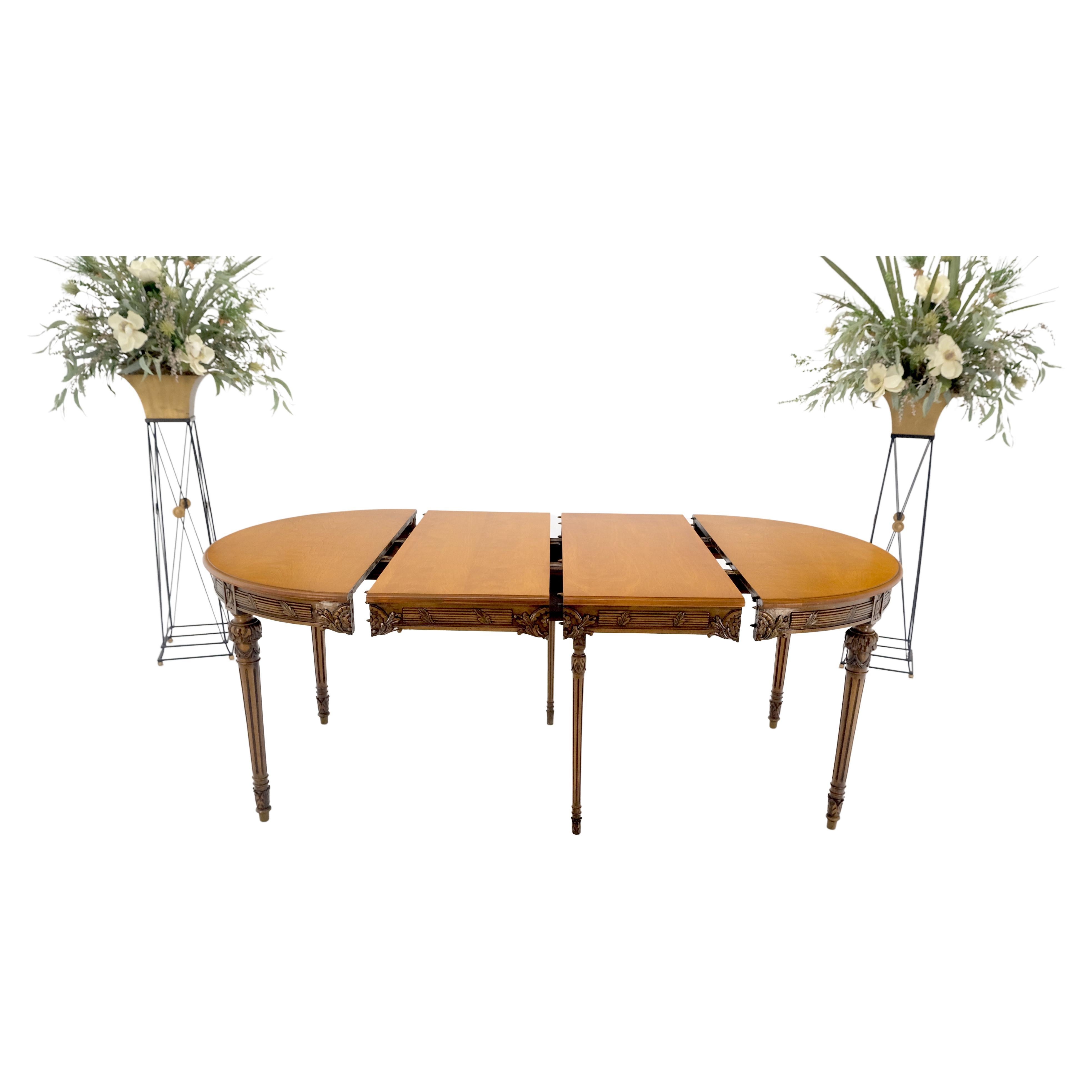 Two Tone Olive and Amber Finihs Round Racetrack w/ Two Large Leaves Carved Finish Dining Table MINT!
2x18