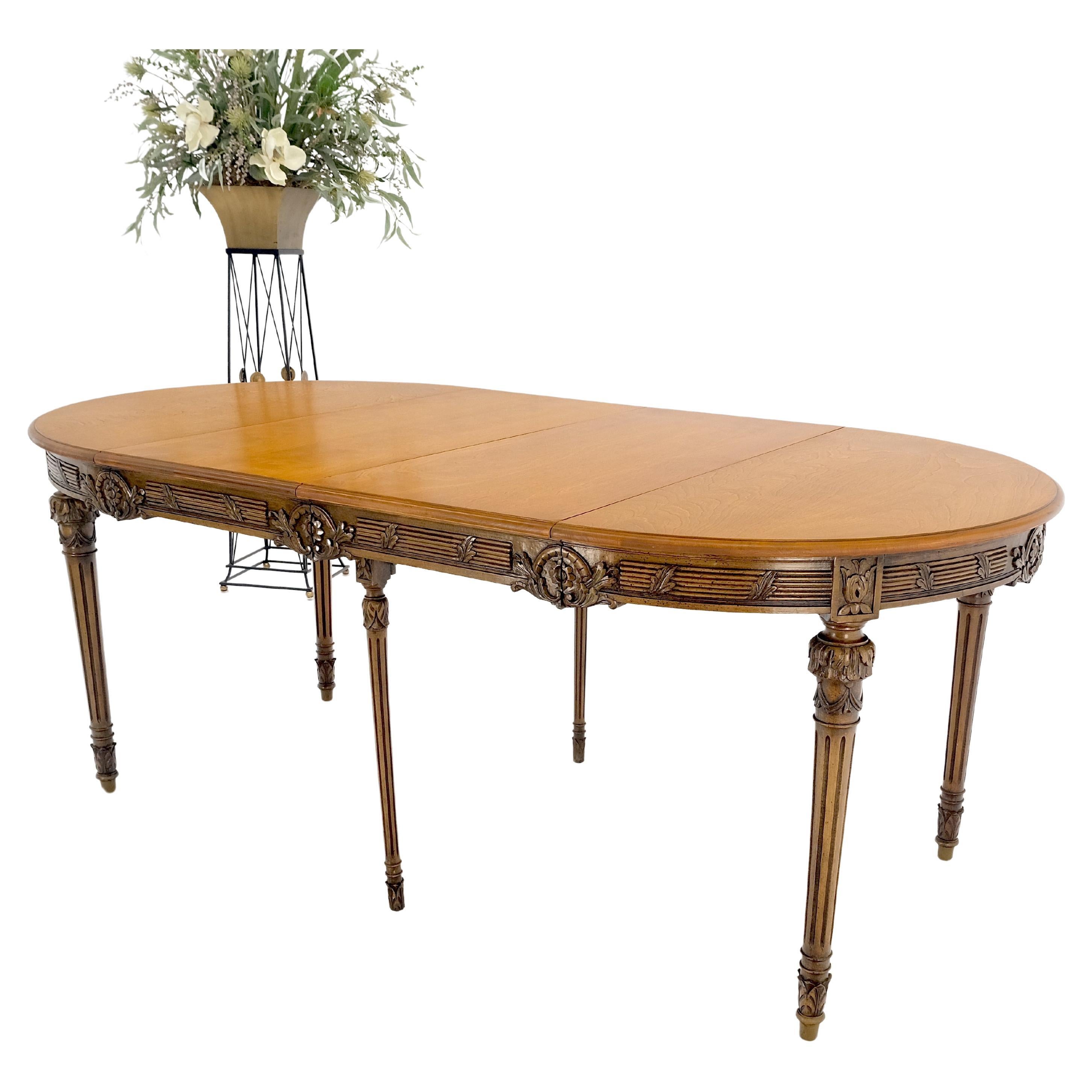 Round Racetrack w/ Two Large Leaves Carved Olive Finish Dining Table MINT! For Sale