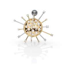 Round celestial-inspired Brochure Necklace 18kt Gold Akoya Pearls and Diamonds