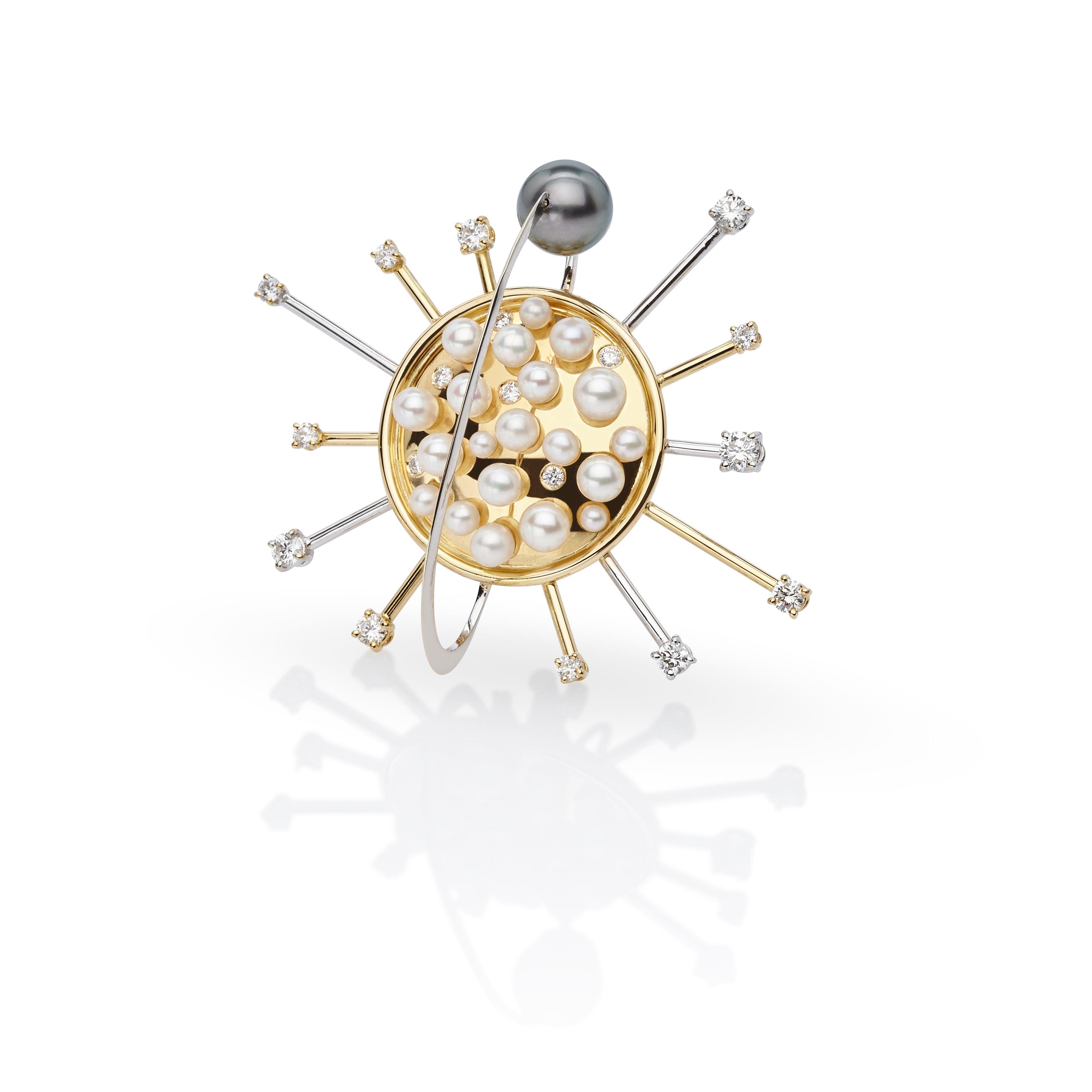 Contemporain Collier brochure rond de forme planétaire rayonnante en or 18 carats avec perles et diamants en vente