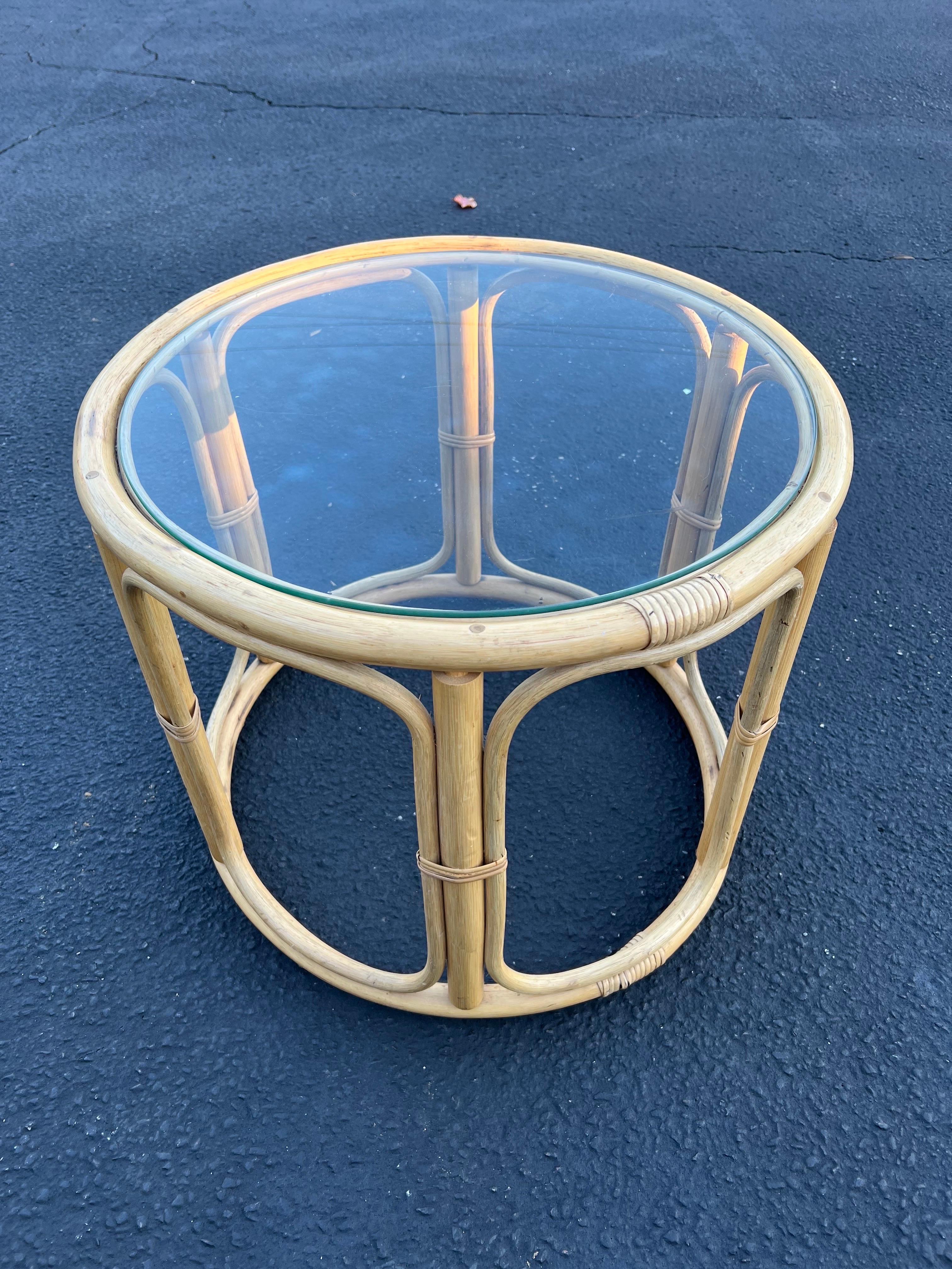 Round Rattan and Faux Bamboo Side Table In Good Condition In Redding, CT