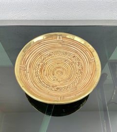 Centro de mesa redondo de ratán y latón, Italia, años 70