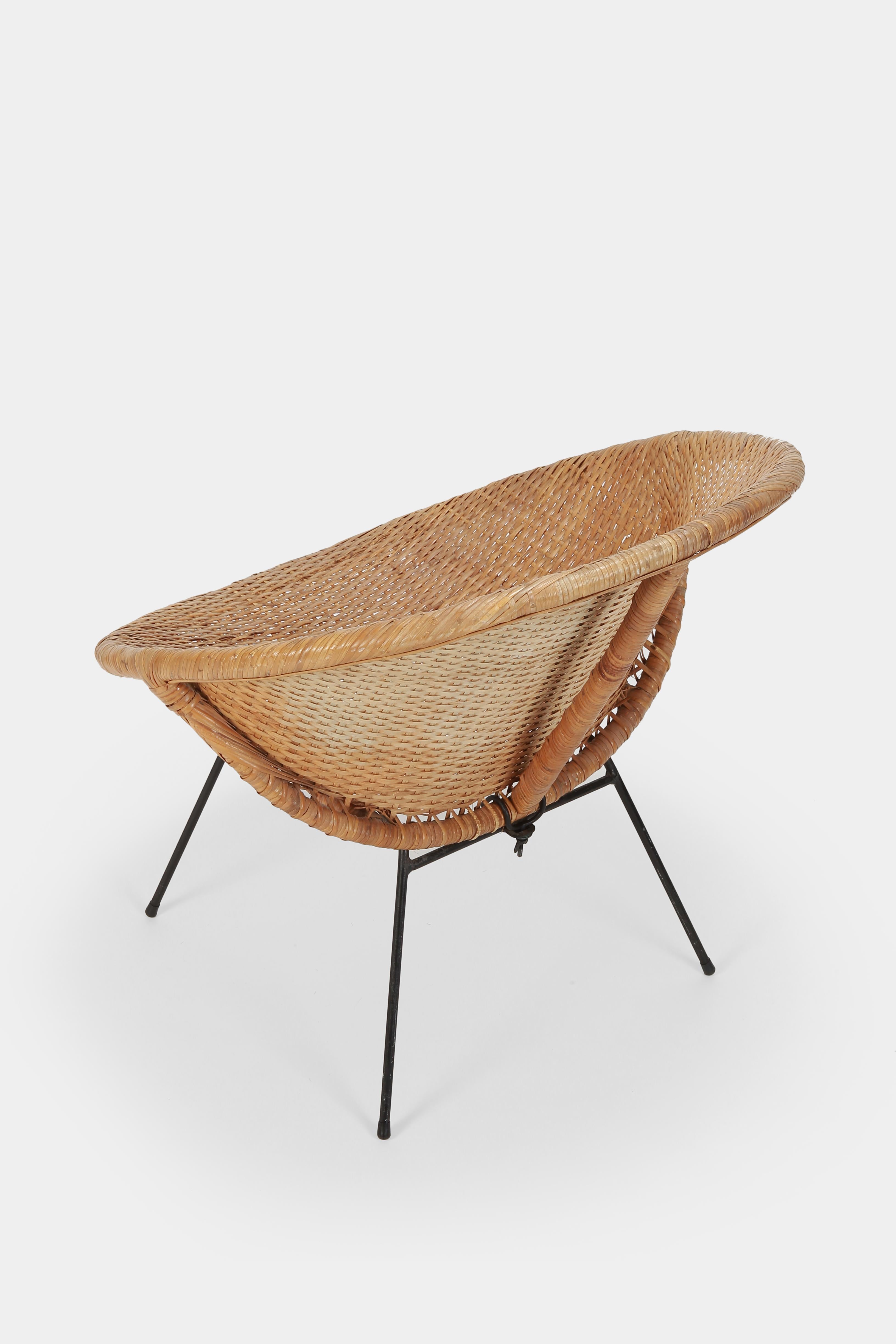 Round Rattan Circle Chair, 1950s In Good Condition In Basel, CH