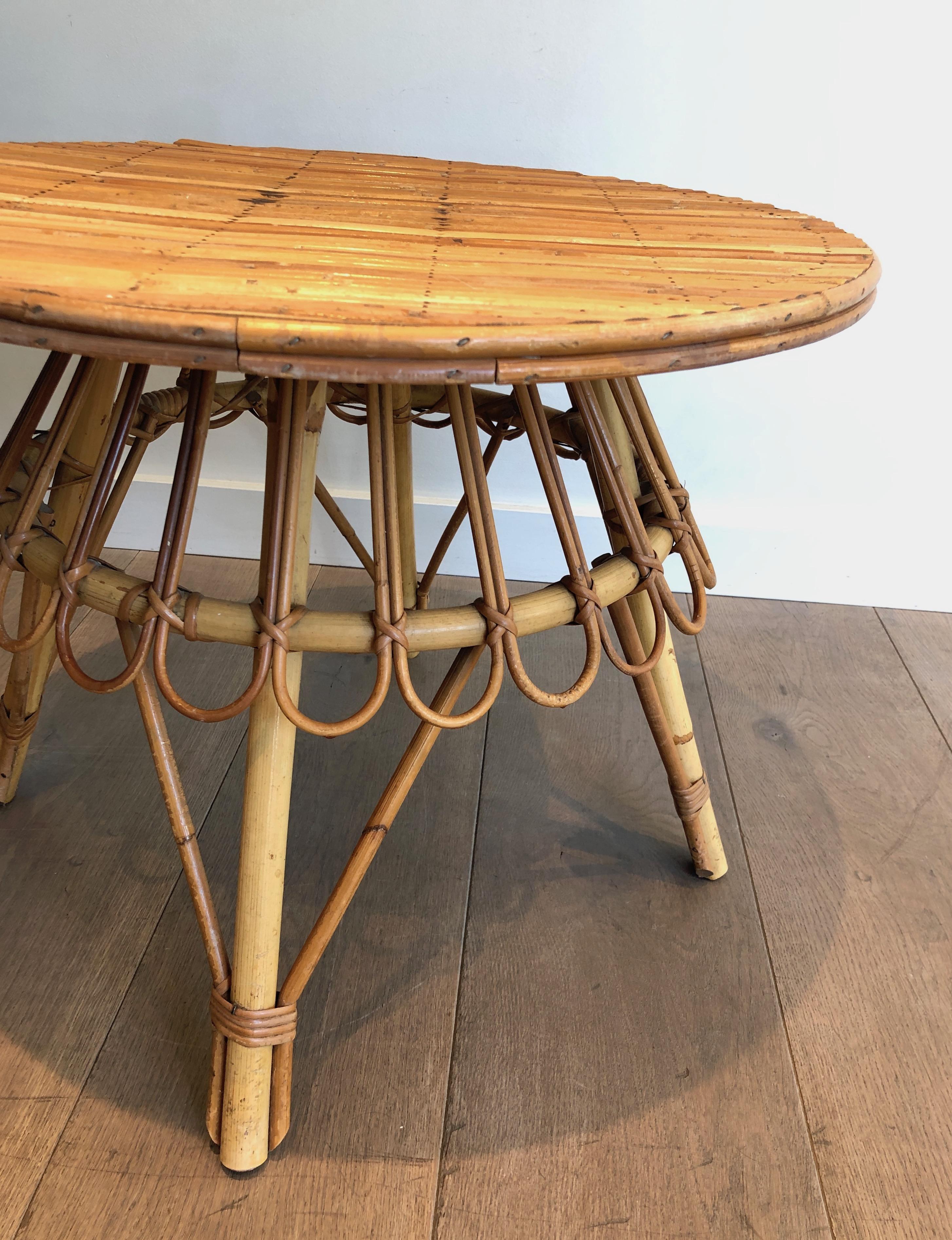 Round Rattan Coffee Table Attributed to Audoux Minet. French Work, Circa 1950 In Good Condition In Marcq-en-Barœul, Hauts-de-France