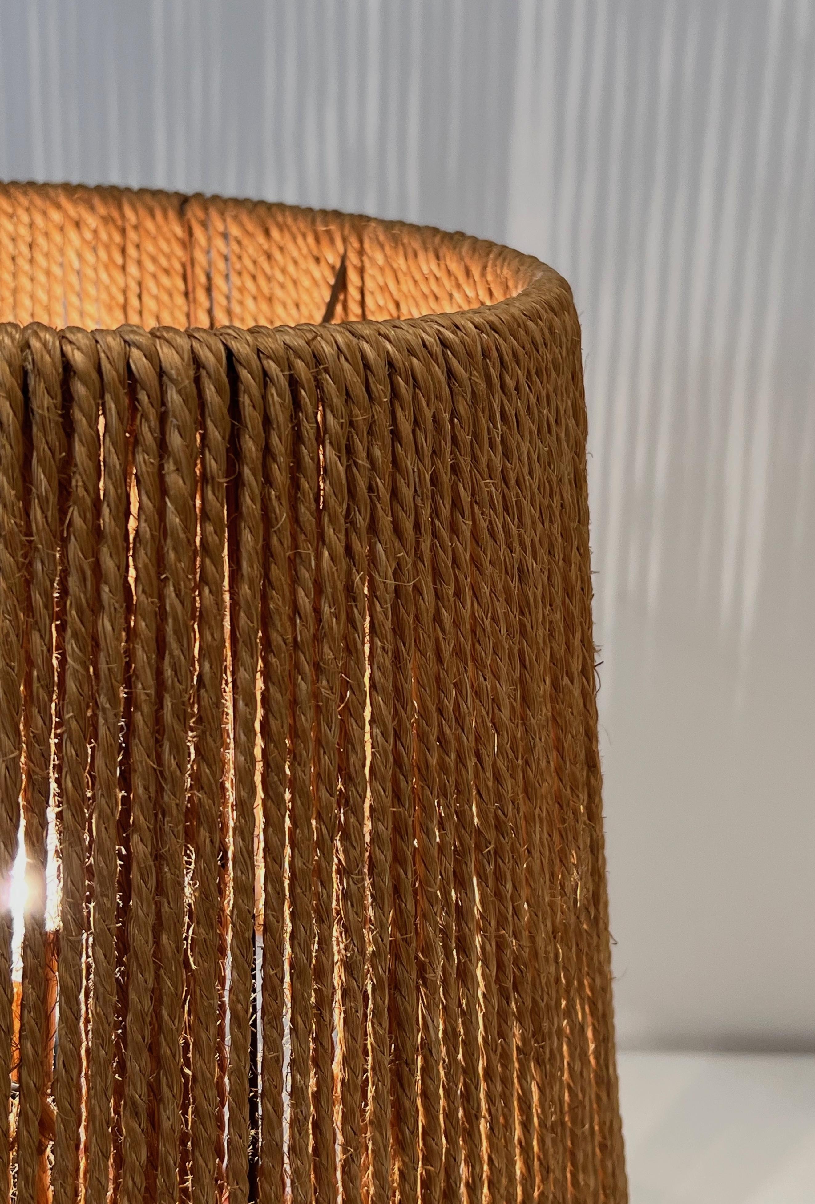 Round Rattan Lamp with Rope Lampshade in the Style of Adrien Adoux Frida Minet In Good Condition For Sale In Marcq-en-Barœul, Hauts-de-France
