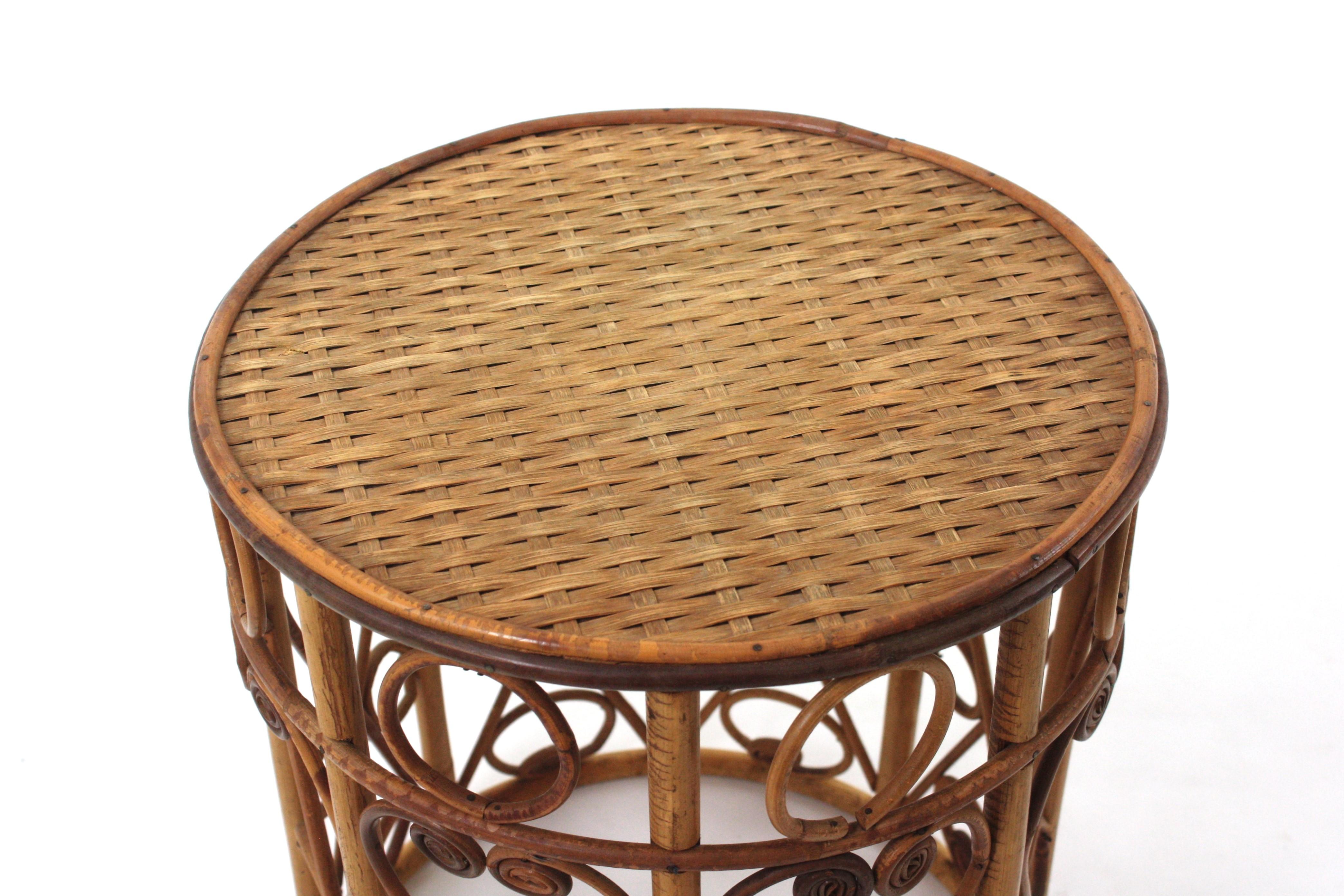 Round Rattan Side Table  with Filigree Details, Spain 60's For Sale 4