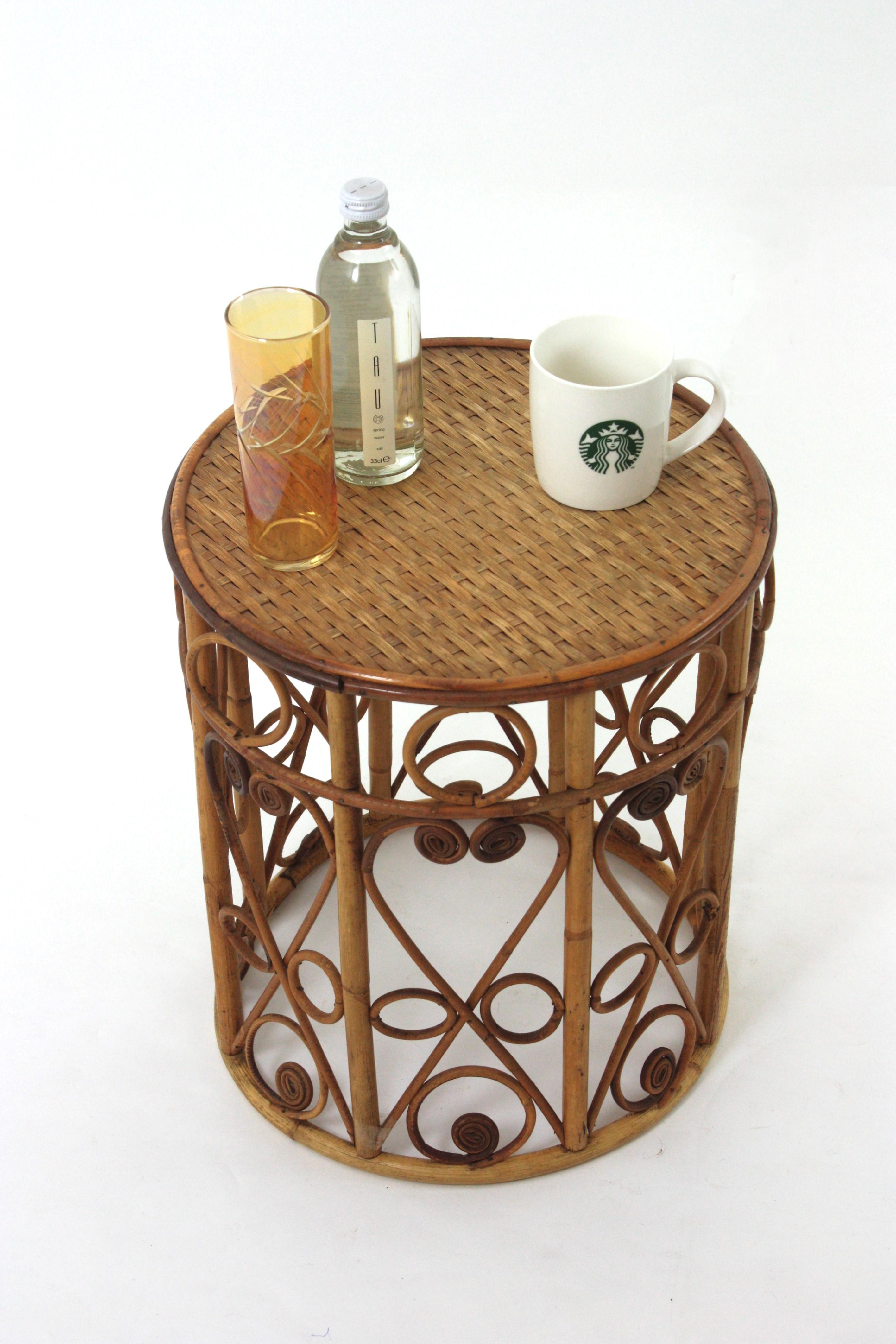 Round Rattan Side Table  with Filigree Details, Spain 60's For Sale 5