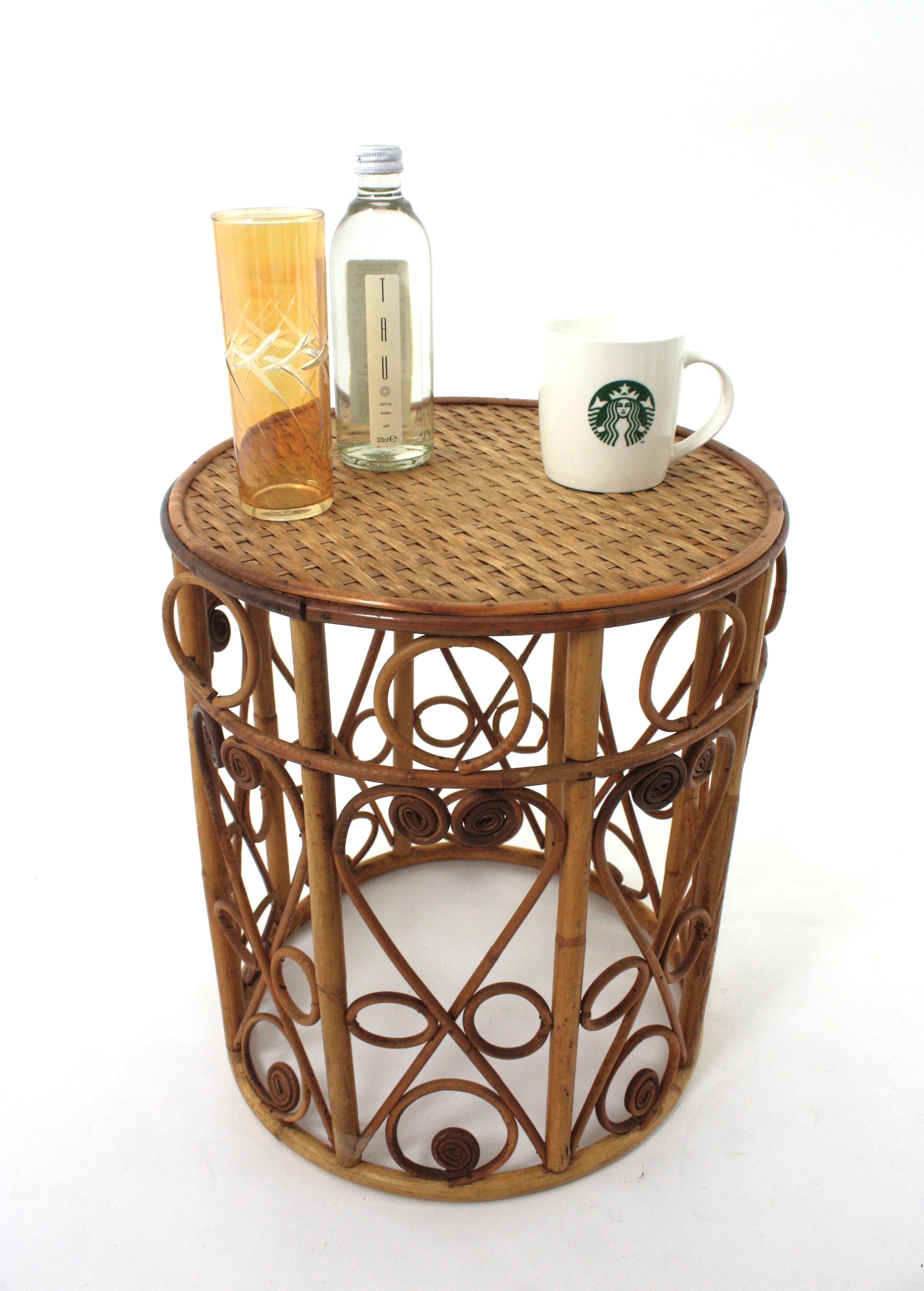 Round Rattan Side Table  with Filigree Details, Spain 60's For Sale 7