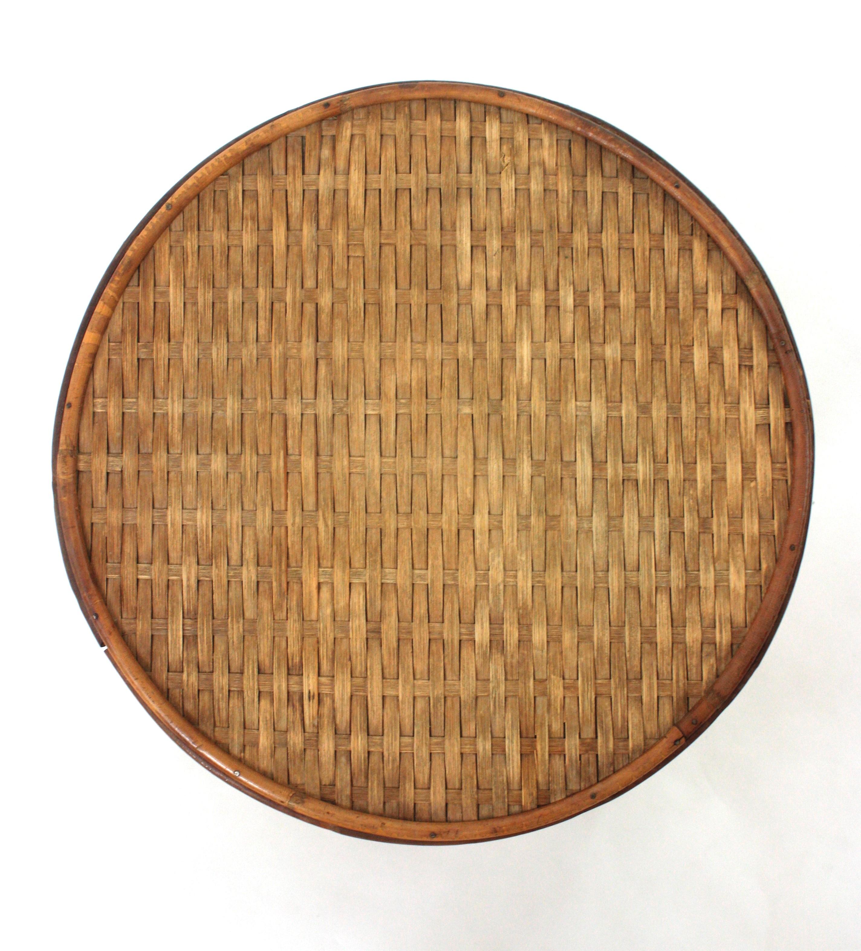 Round Rattan Side Table  with Filigree Details, Spain 60's For Sale 8