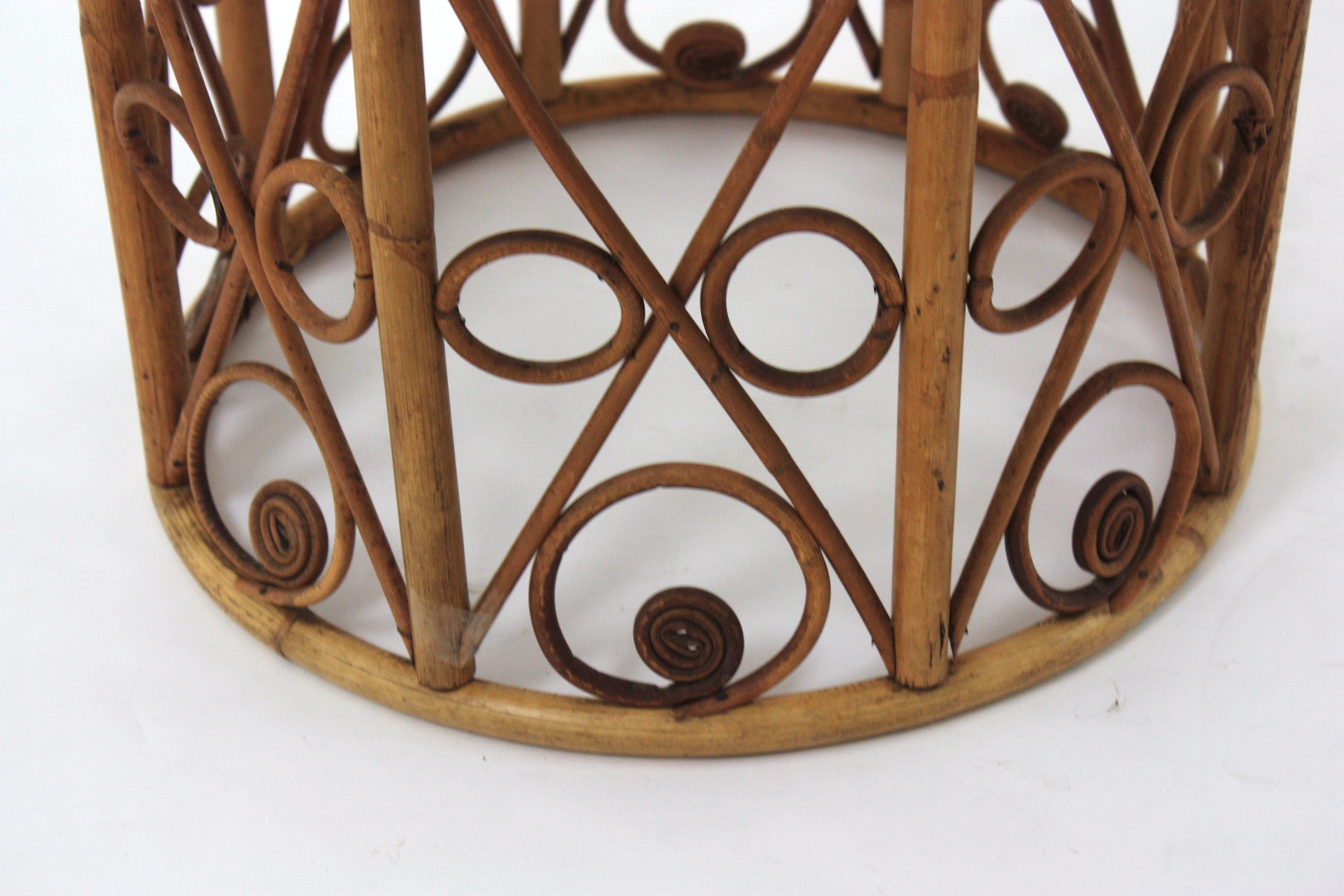 Round Rattan Side Table  with Filigree Details, Spain 60's For Sale 10