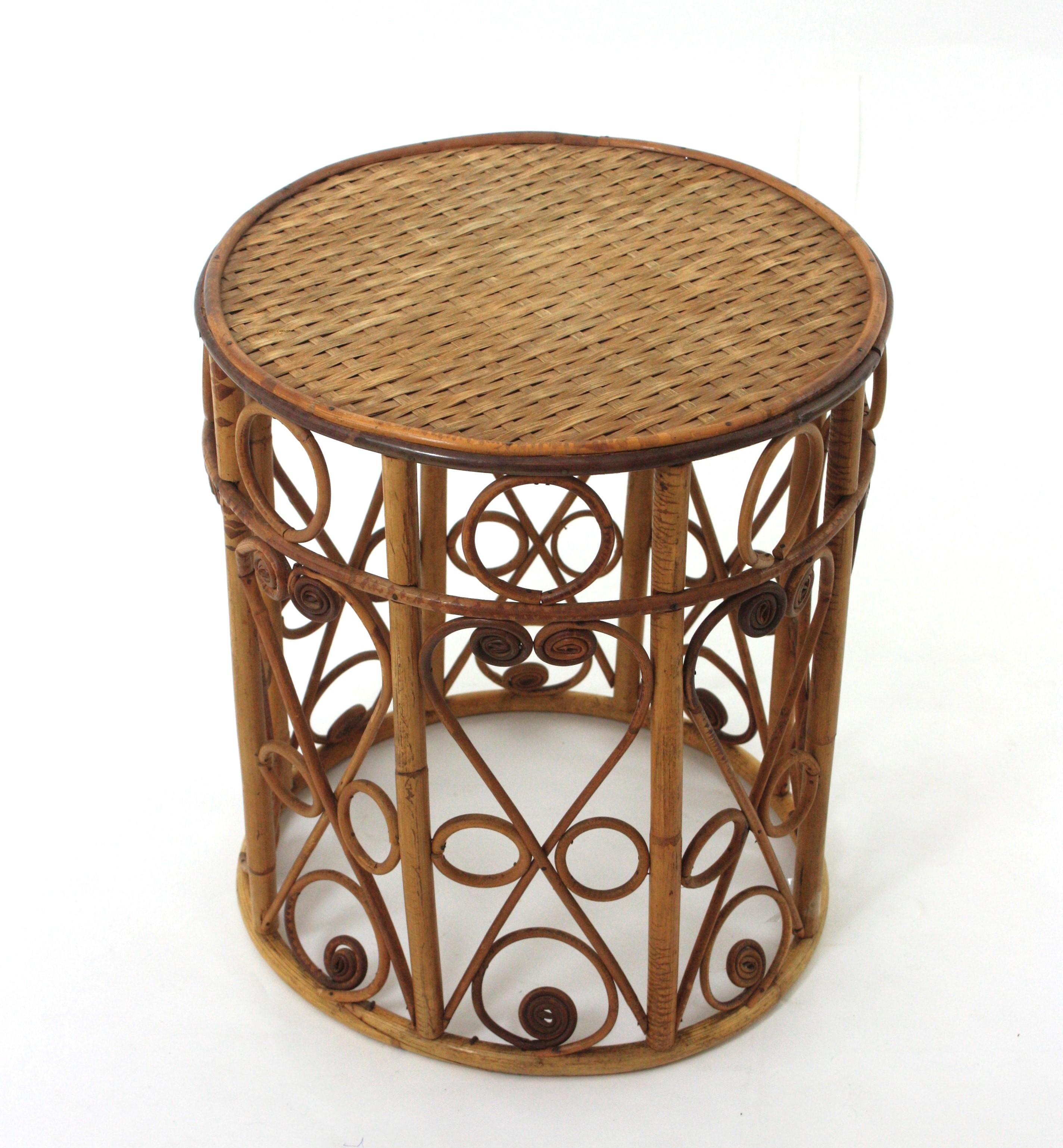 Round Rattan Side Table  with Filigree Details, Spain 60's For Sale 11